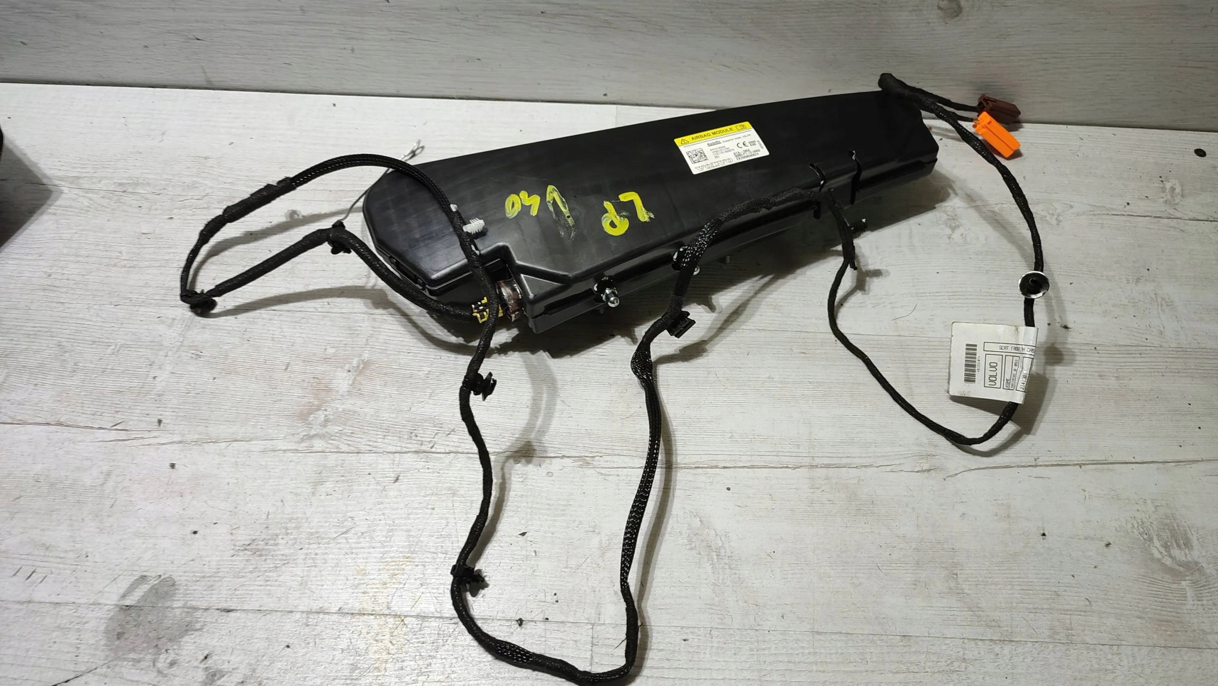 Volvo V40 2018 front side left airbag powietrzna seat