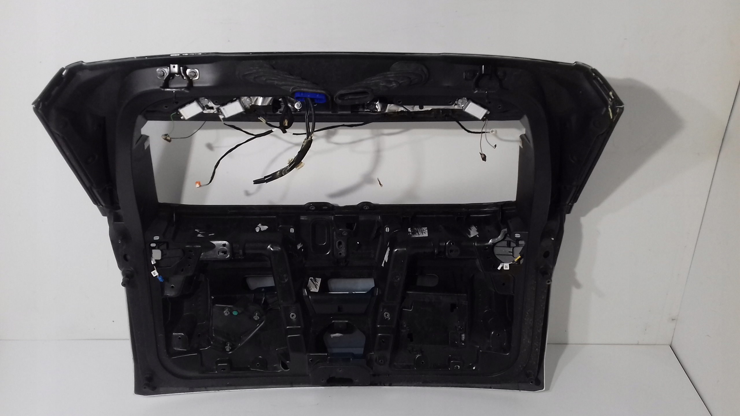 PEUGEOT 3008 II boot doors rear part BIALA