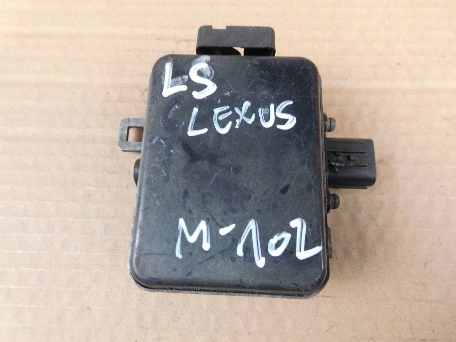 Lexus LS sensor odleglosci distronic 882A0-50020 882A050020