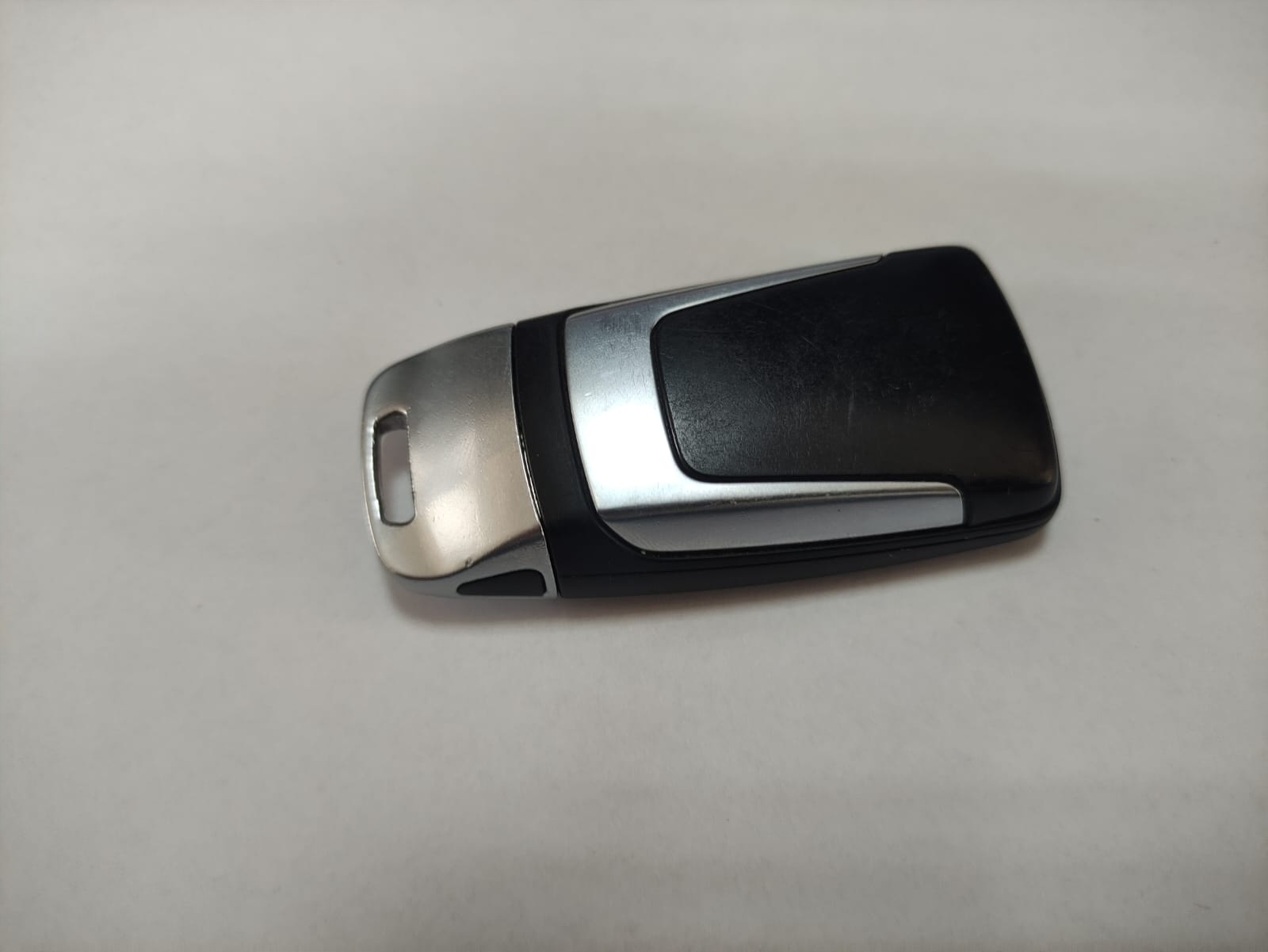 AUDI A4 B9 KLUCZYK PILOT KEYLESS 4M0959754AJ Producent części Audi OE