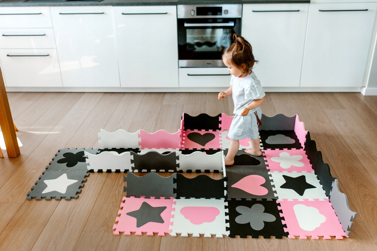 KIDWELL PUZZLE PIANKOWE MATA EDUKACYJNA XXL Szerokość produktu 150 cm