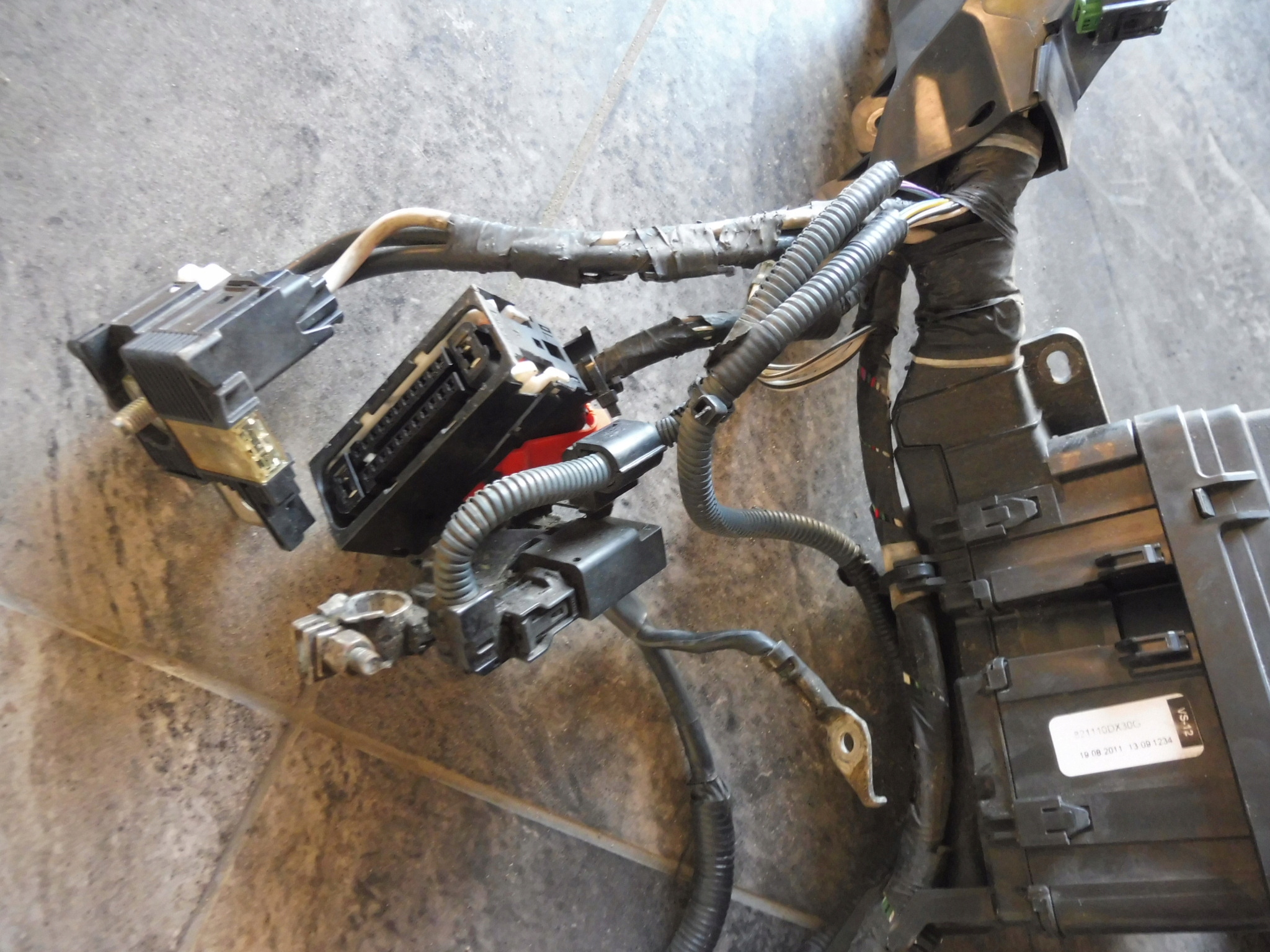 PUSZKA BEZPIECZNIKÓW TOYOTA YARIS III 1.0