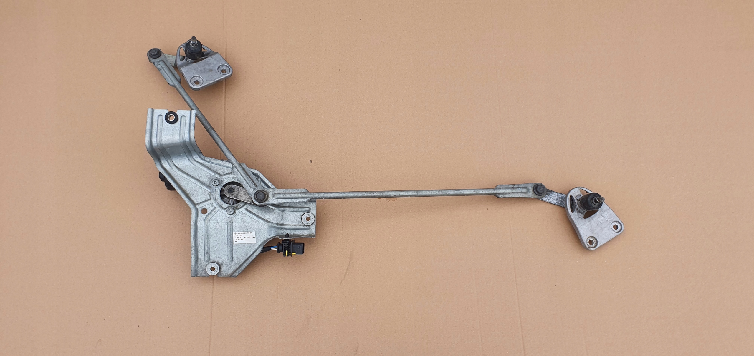 MERCEDES ACTROS MP4 MECHANIZM WYCIERACZEK