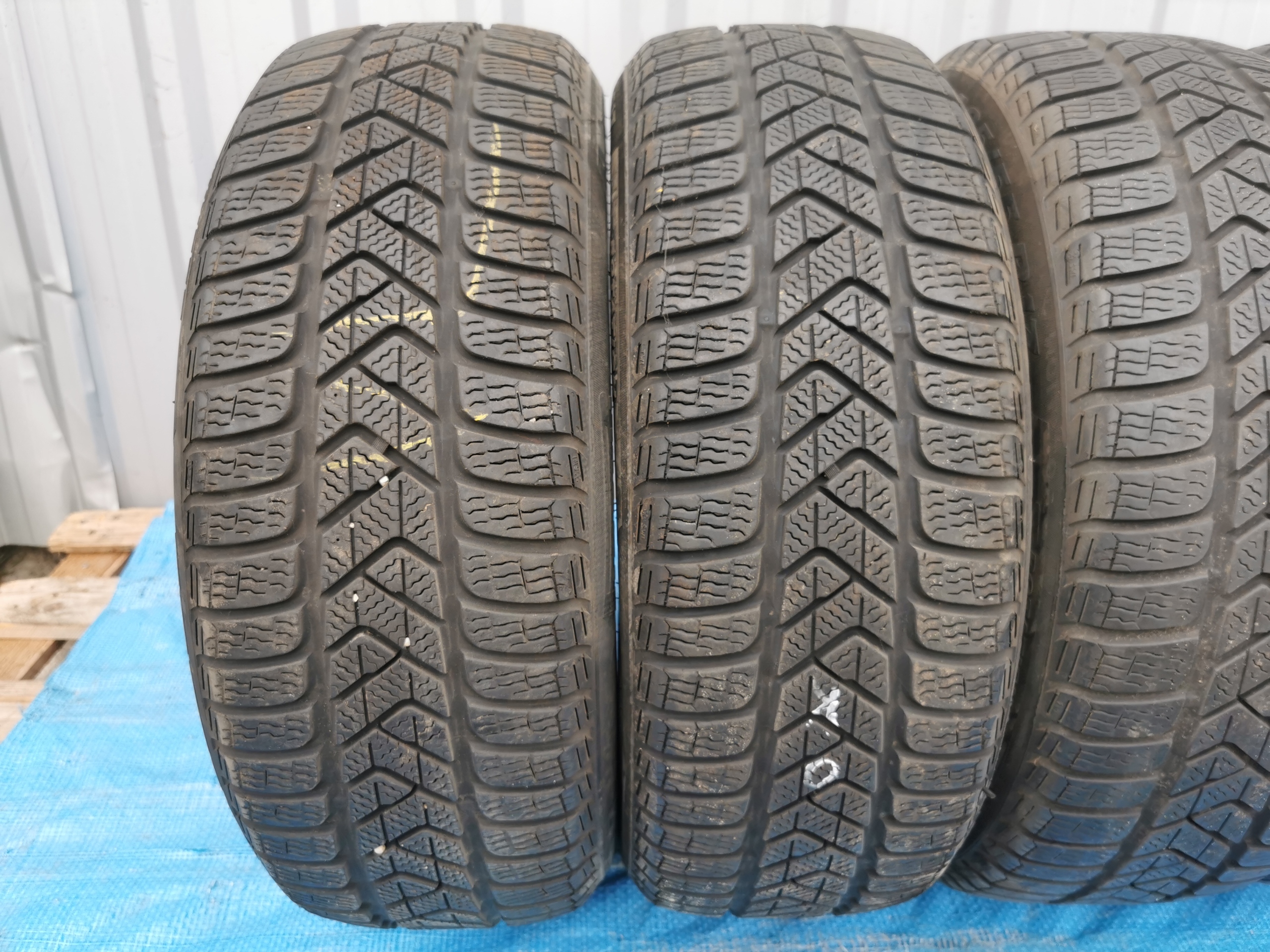 OPONY PIRELLI SOTTOZERO 3 WINTER 205/55 R17 95H XL 2016R. Marka Pirelli