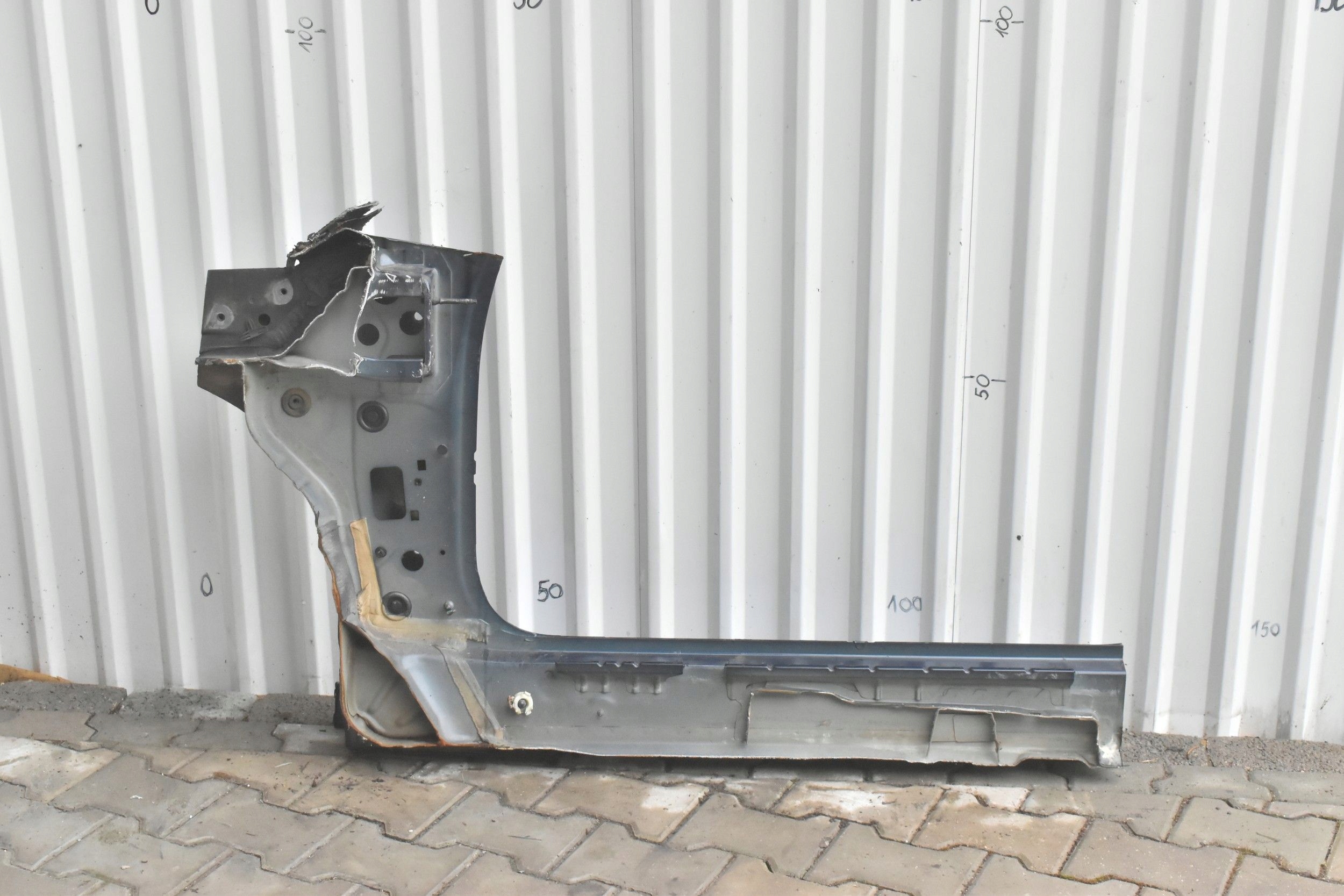 PRÓG PRAWY PRZÓD SŁUPEK AUDI S3 A3 8V 3 DRZWI HATCHBACK Kolor niebieski