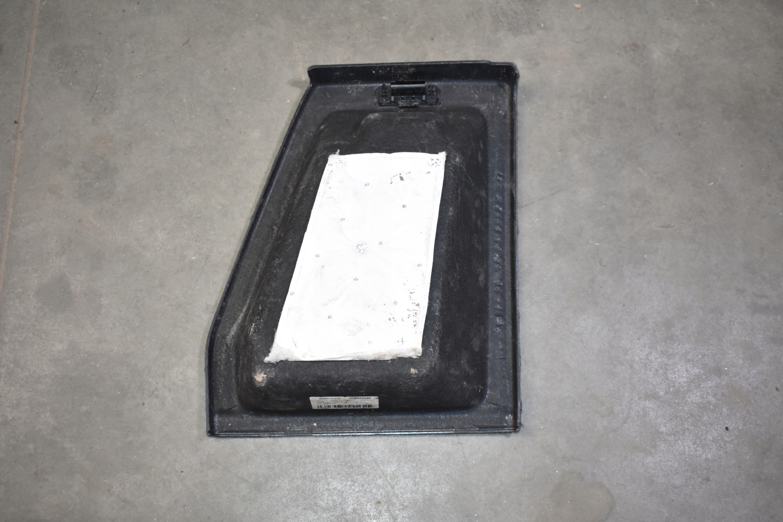 perfect condition boot upholstery right BMW G01 1