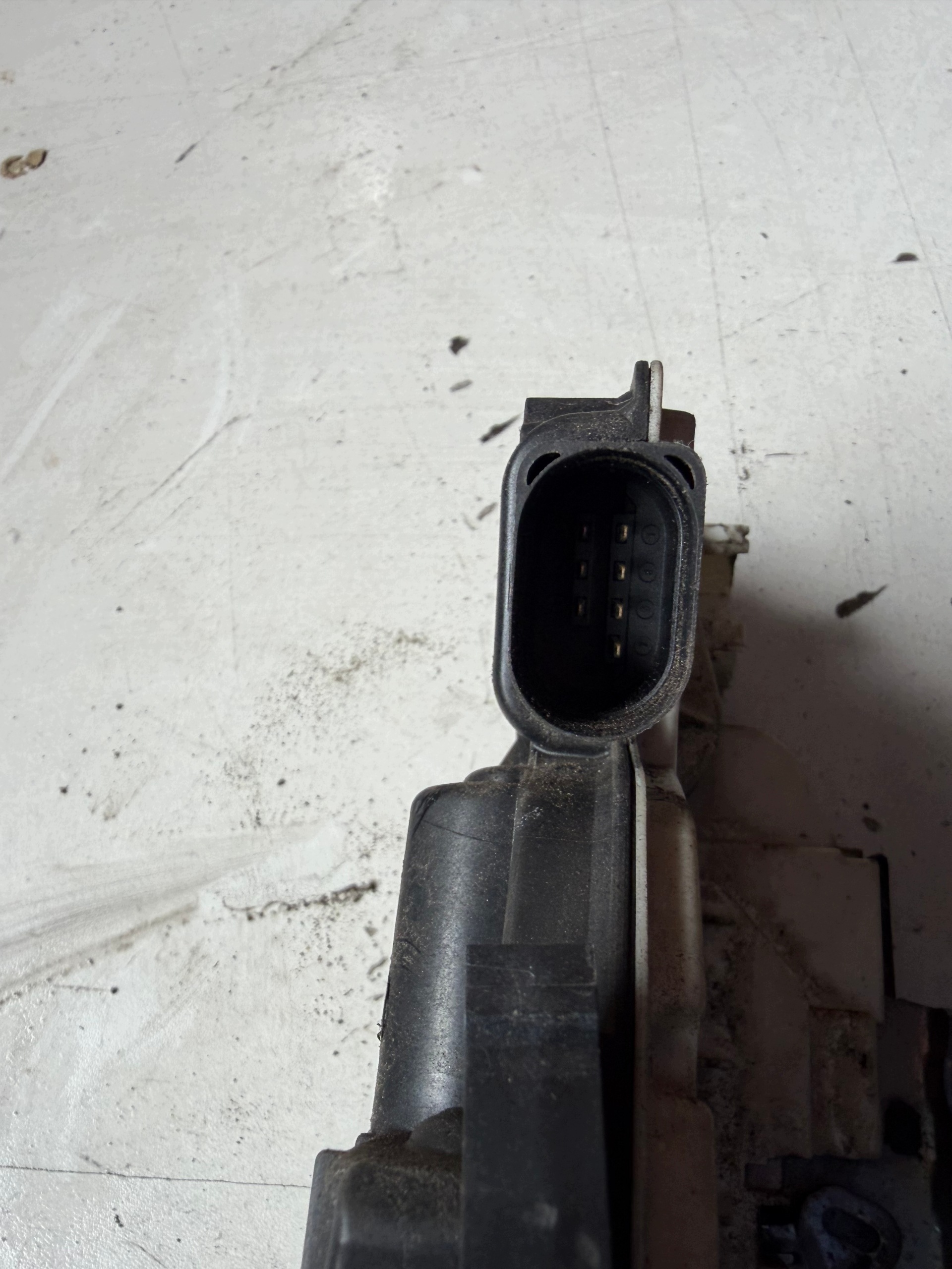 lock door left front SEAT IBIZA IV 3D 5N1837015A