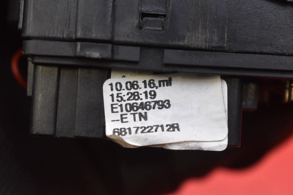 commande levier commodo sous volant PAJAK 681722712R DACIA SANDERO 2 II 5D HB 13-16