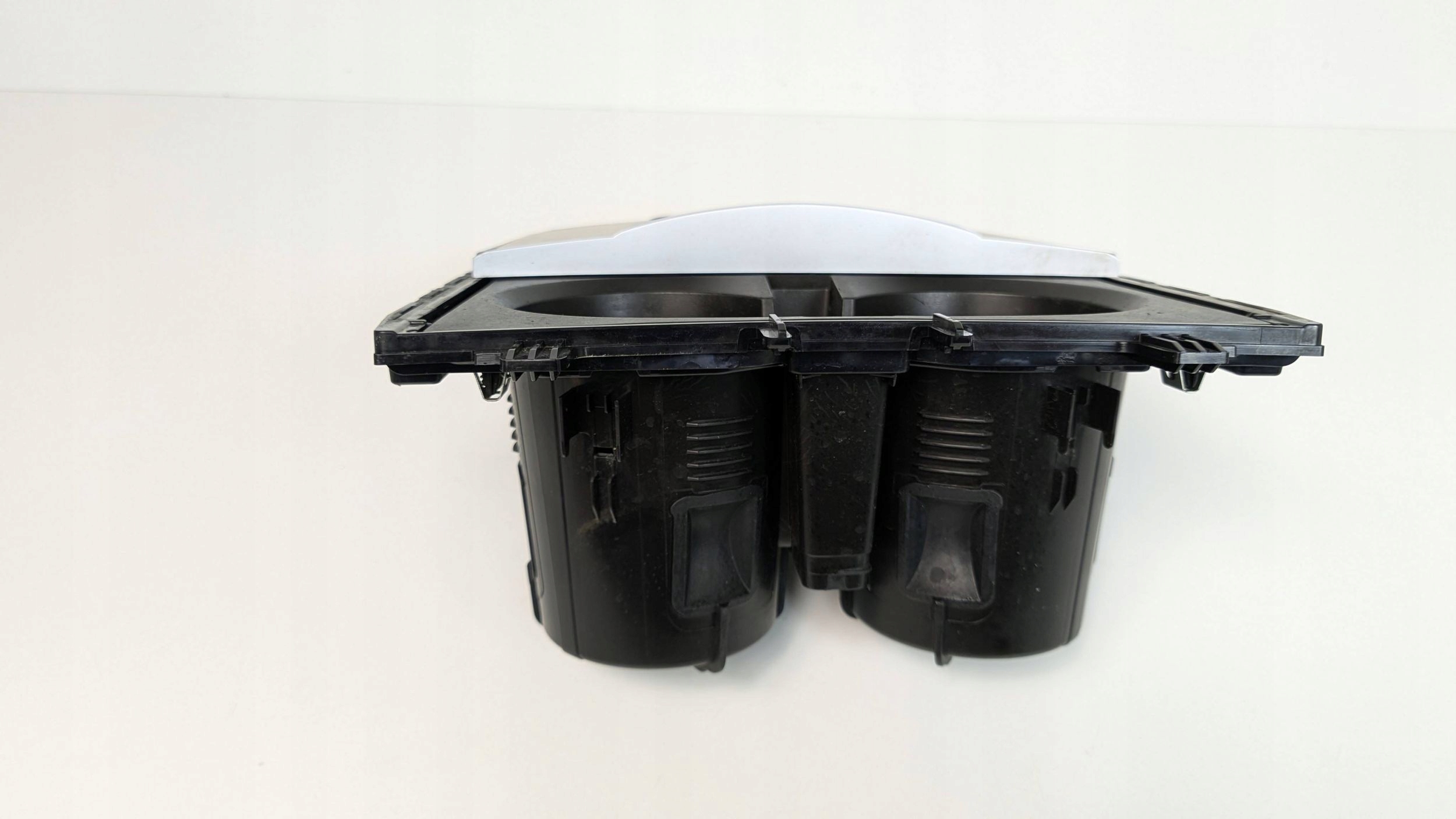 Alfa Romeo Stelvio 1950913X bracket for kubek passenger compartment ashtray