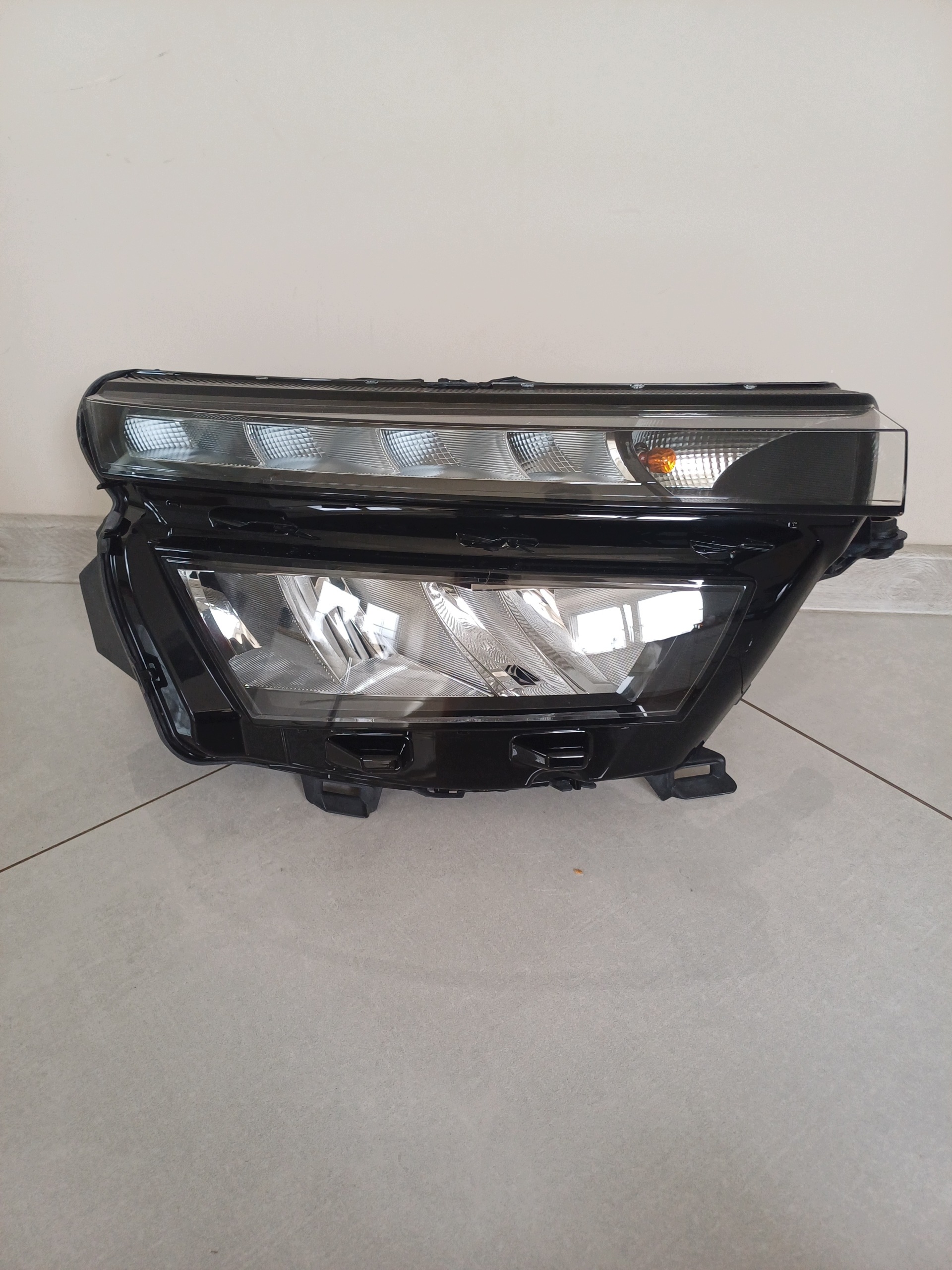 light right front front SKODA KAMIQ FULL LED 2019R