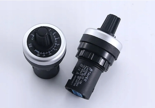 POTENCJOMETR OBROTOWY REZYSTOR NASTAWNY 10kOhm 22mm IP65 R10K DO FALOWNIKA SMD nie