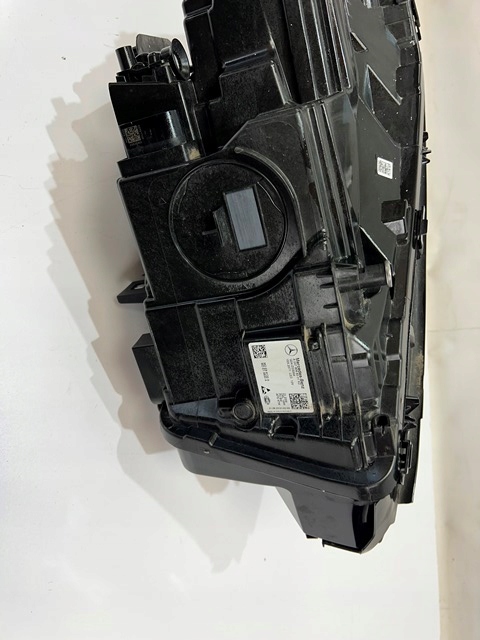 MERCEDES GLA H247 LEWA LAMPA PERFORMANCE Typ samochodu Samochody osobowe