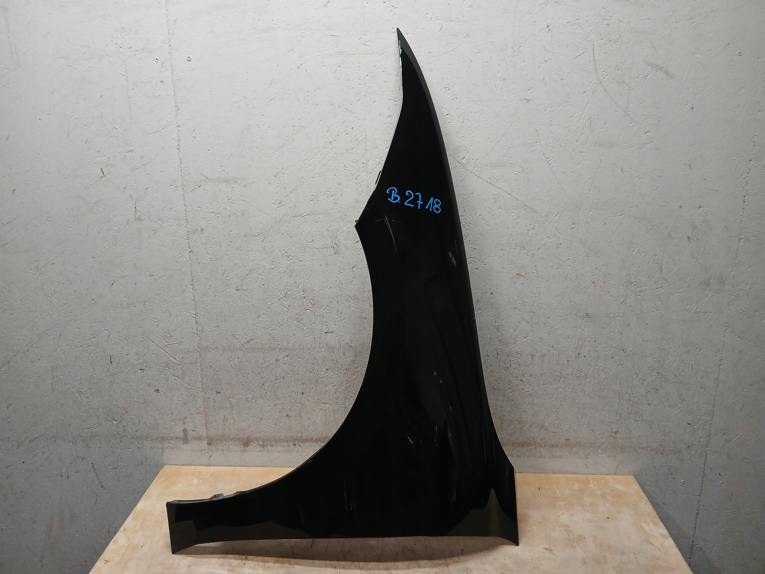 fender front left VW PASSAT B9 3J0