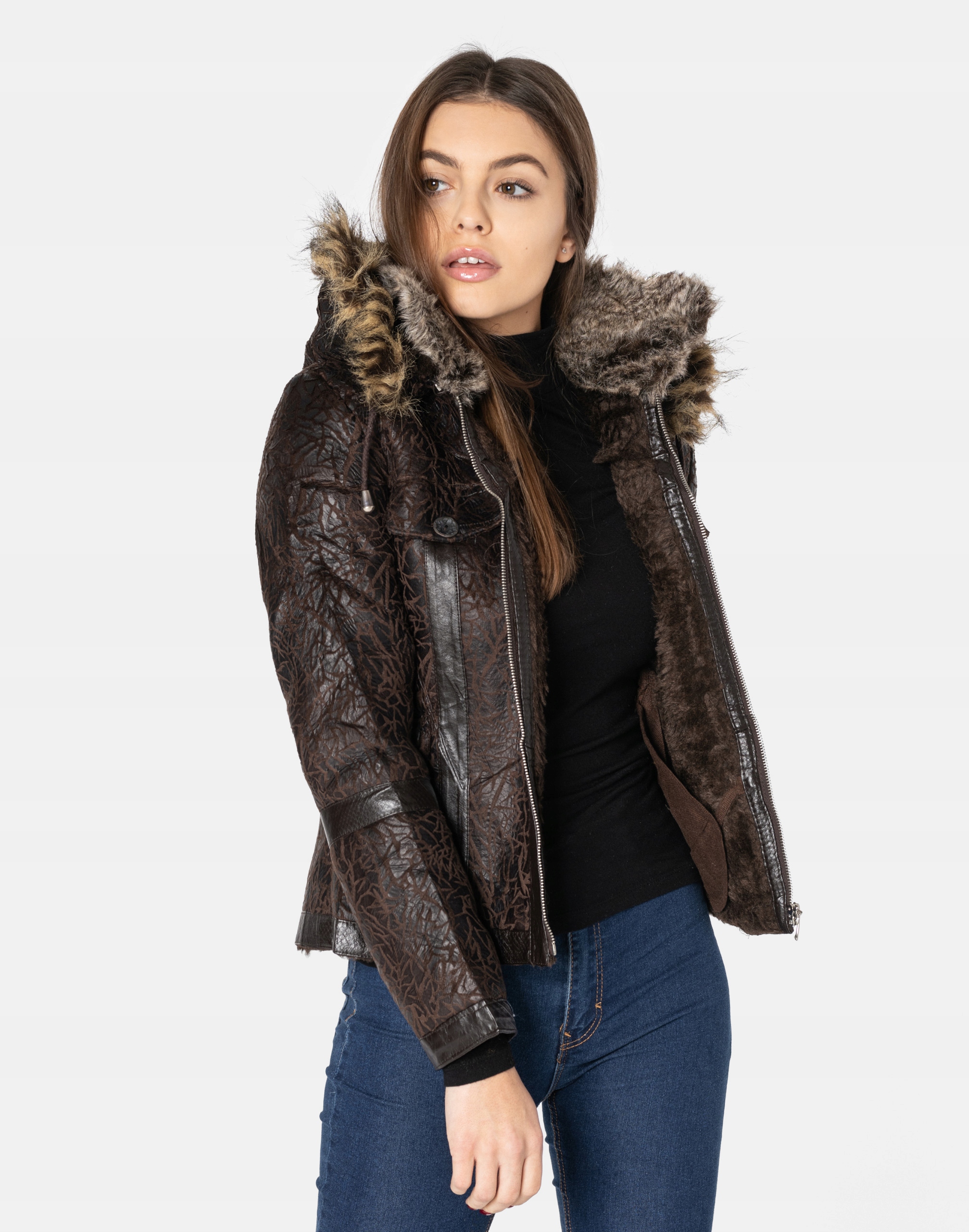 Ciepła Krótka Kurtka Zimowa Damska Ocieplona Futerkiem Ocieplana 813-2 r M Kolekcja Jesienno zimowa