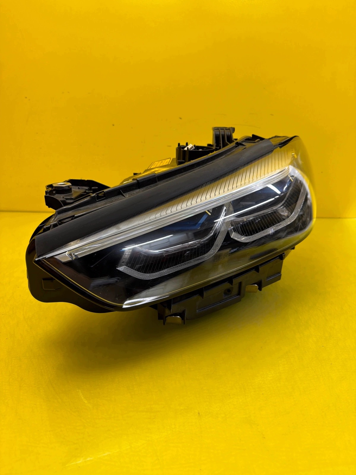 light left front BMW 8 G14 G15 Laser 5A41015-01