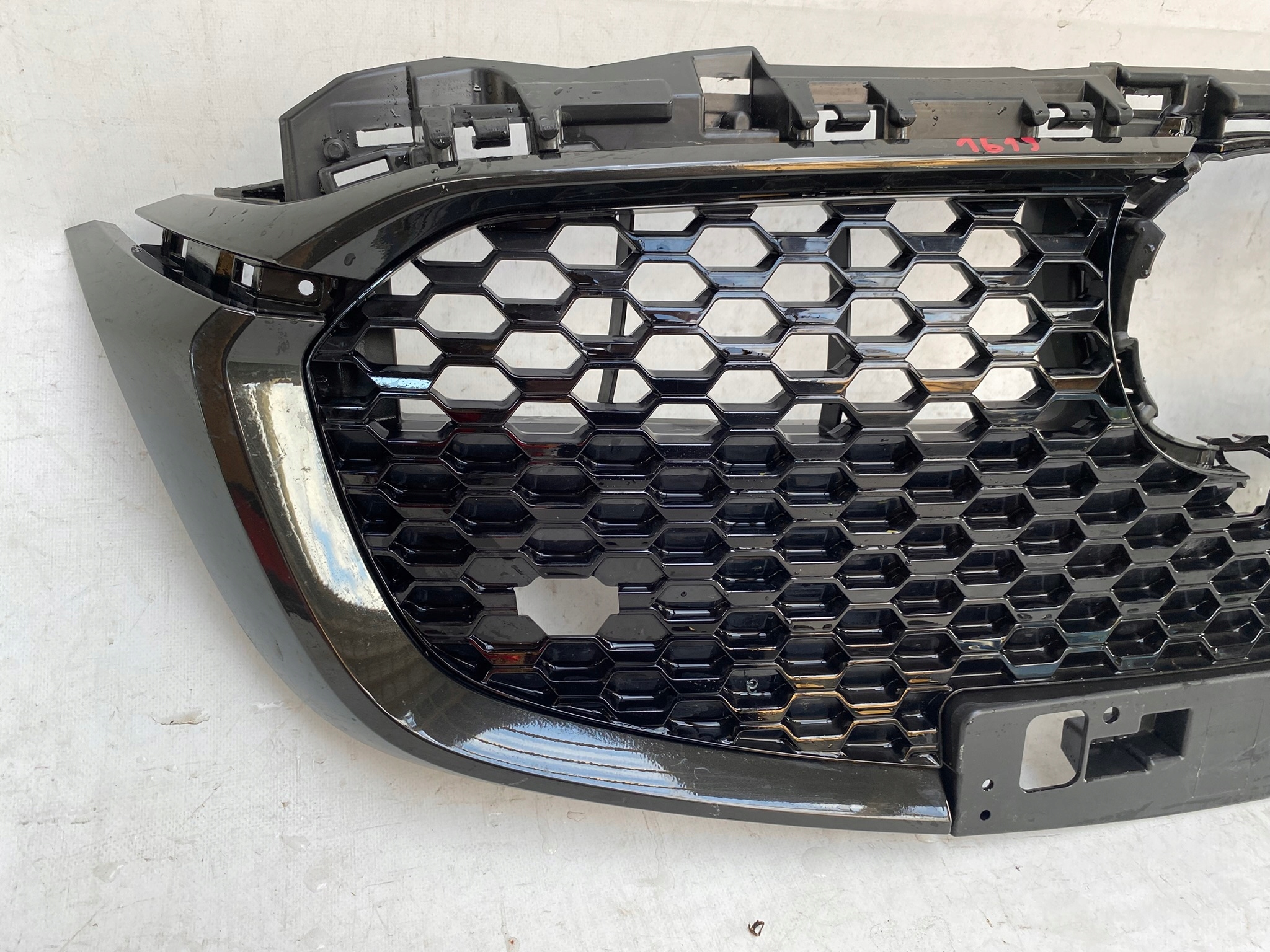 MAZDA 2 III 23- grill grille D65F-50712