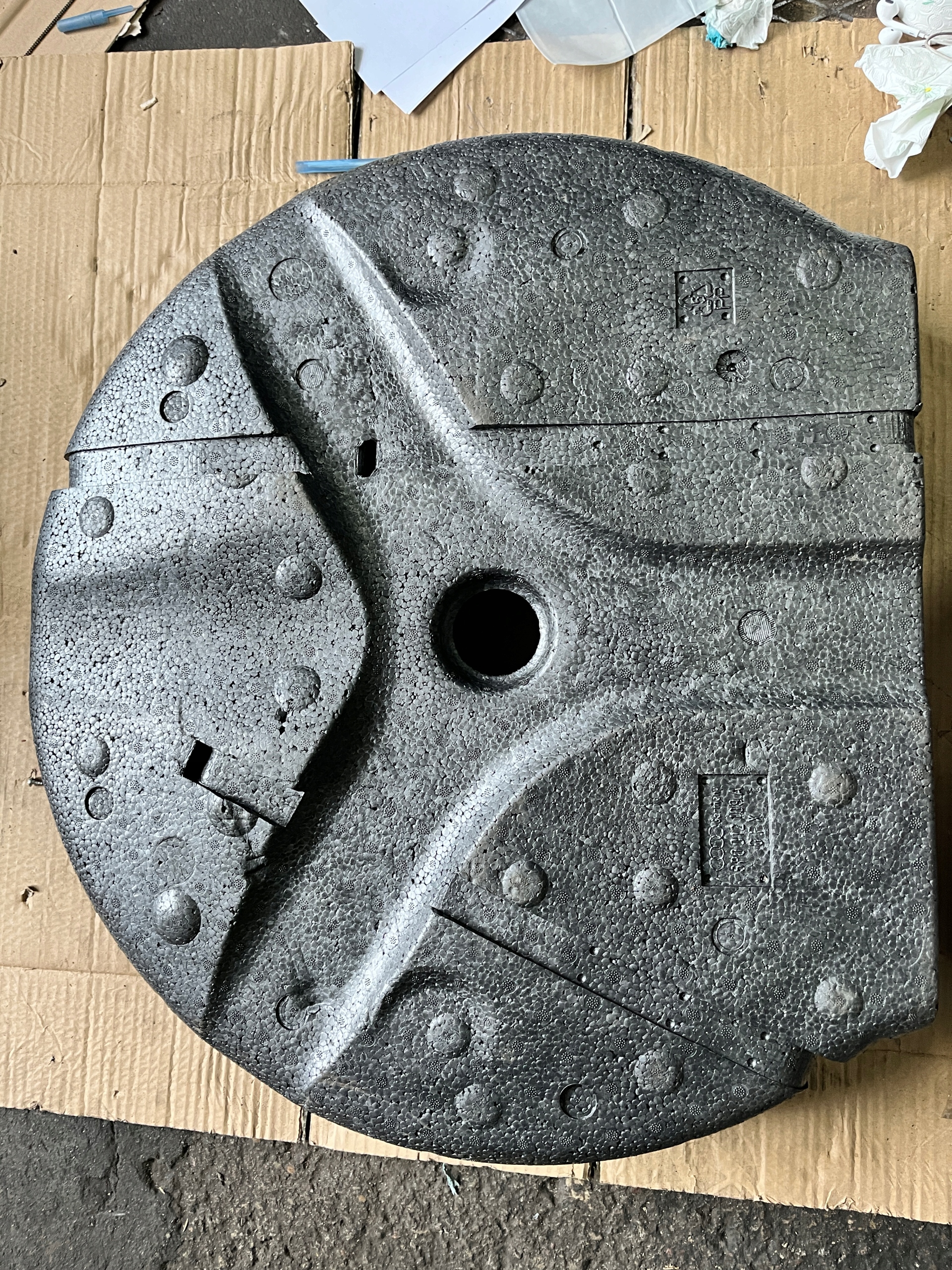 102 AUDI A3 STYROPIAN WKŁAD KOŁA KLUCZ 8P0012109A Producent części Audi