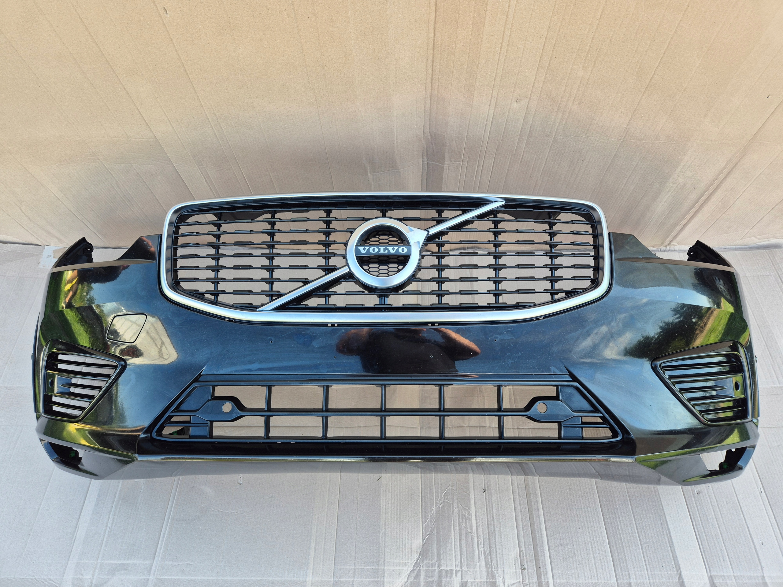 VOLVO XC60 II R-DESIGN 17-21r . ZDERZAK PRZÓD A681