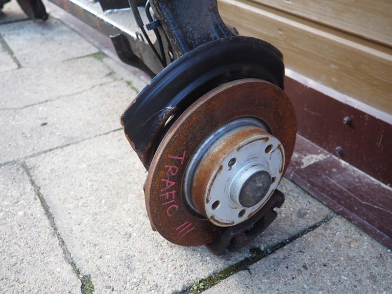 OŚ BELKA TYLNA TARCZE RENAULT TRAFIC III OPEL VIVARO B Producent części Renault OE