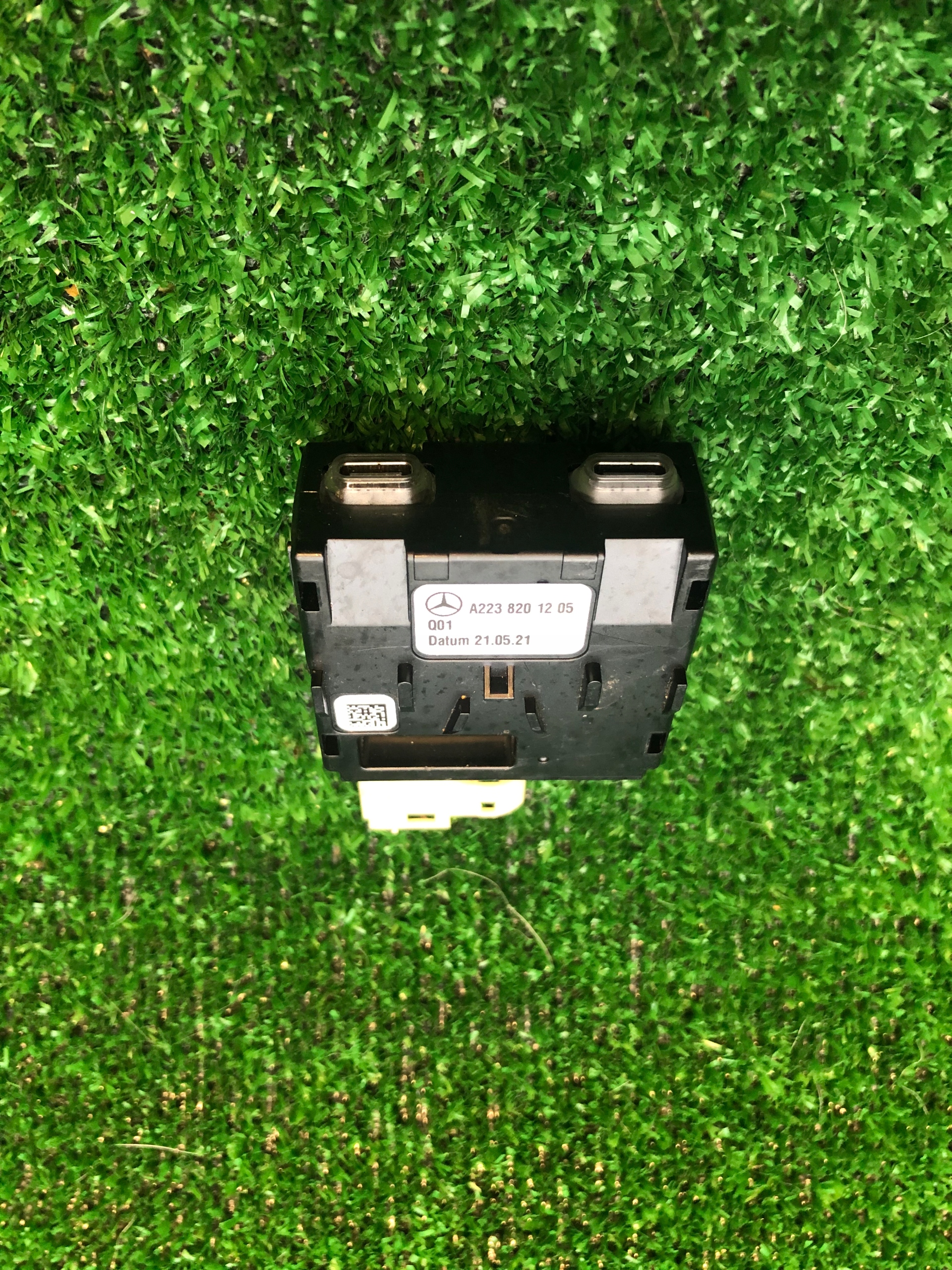 A2238201205 - 2238201205 МЕРСЕДЕС ПОРТ ГНЕЗДО