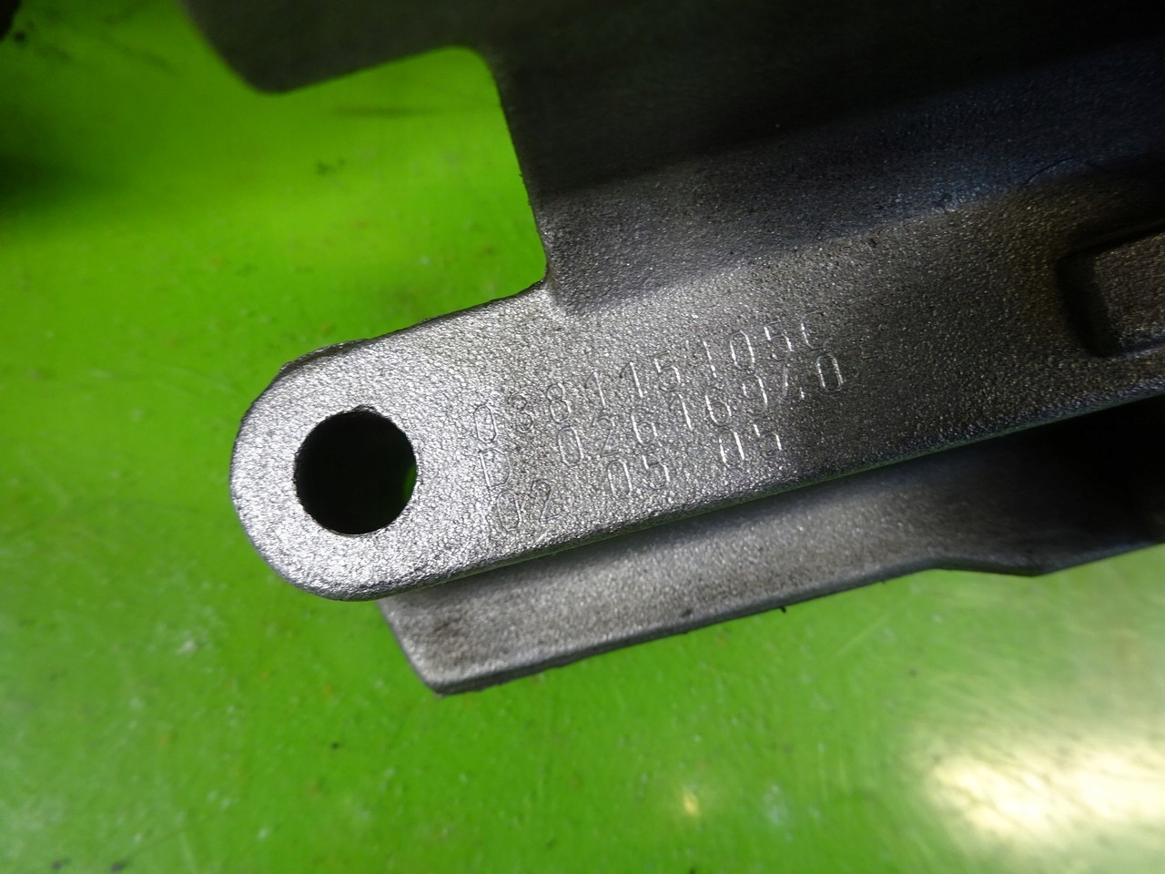 Pompa oleju VW TOURAN I 2 0 TDI 05r Car type Passenger cars