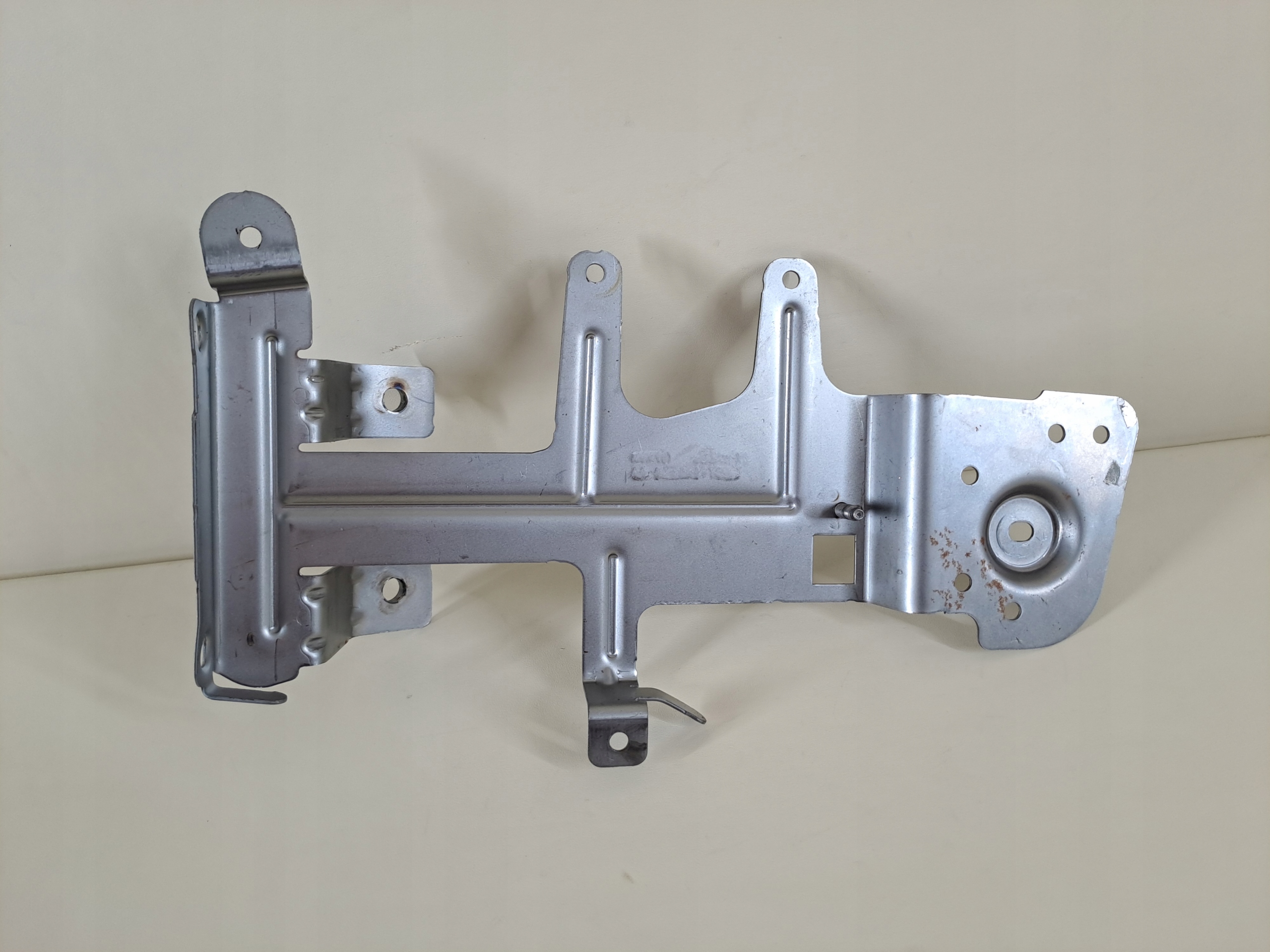 console holder bracket MODULU STEROWNIKA BCM FORD MONDEO V MK5 17r