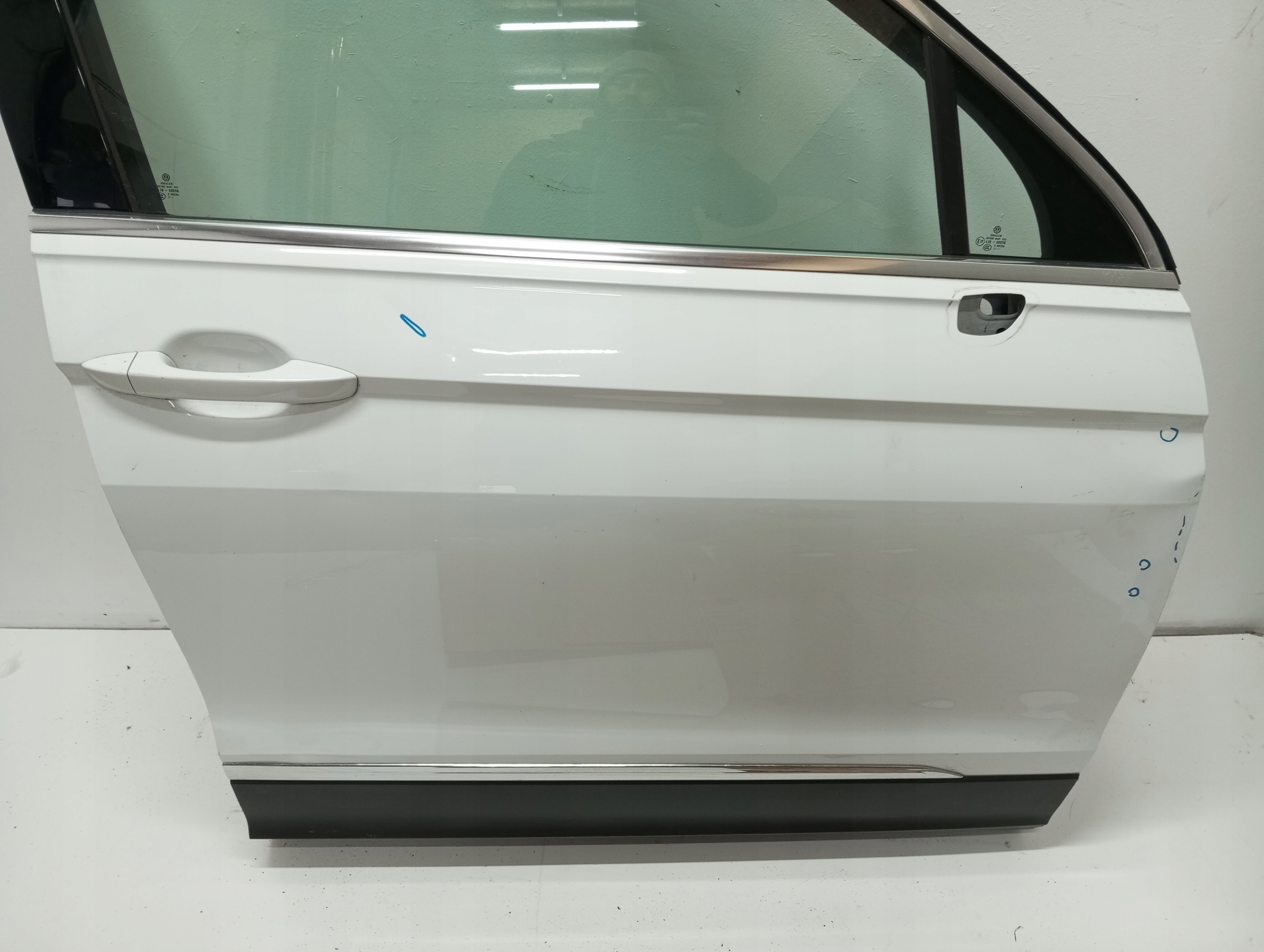 door right front VW TIGUAN 5NA 17R