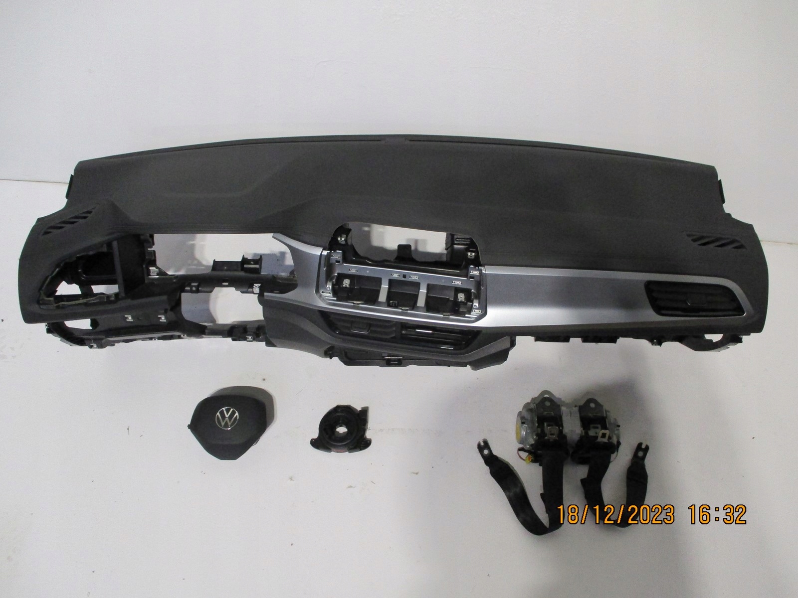 dashboard VW T ROC 2GA LIFT