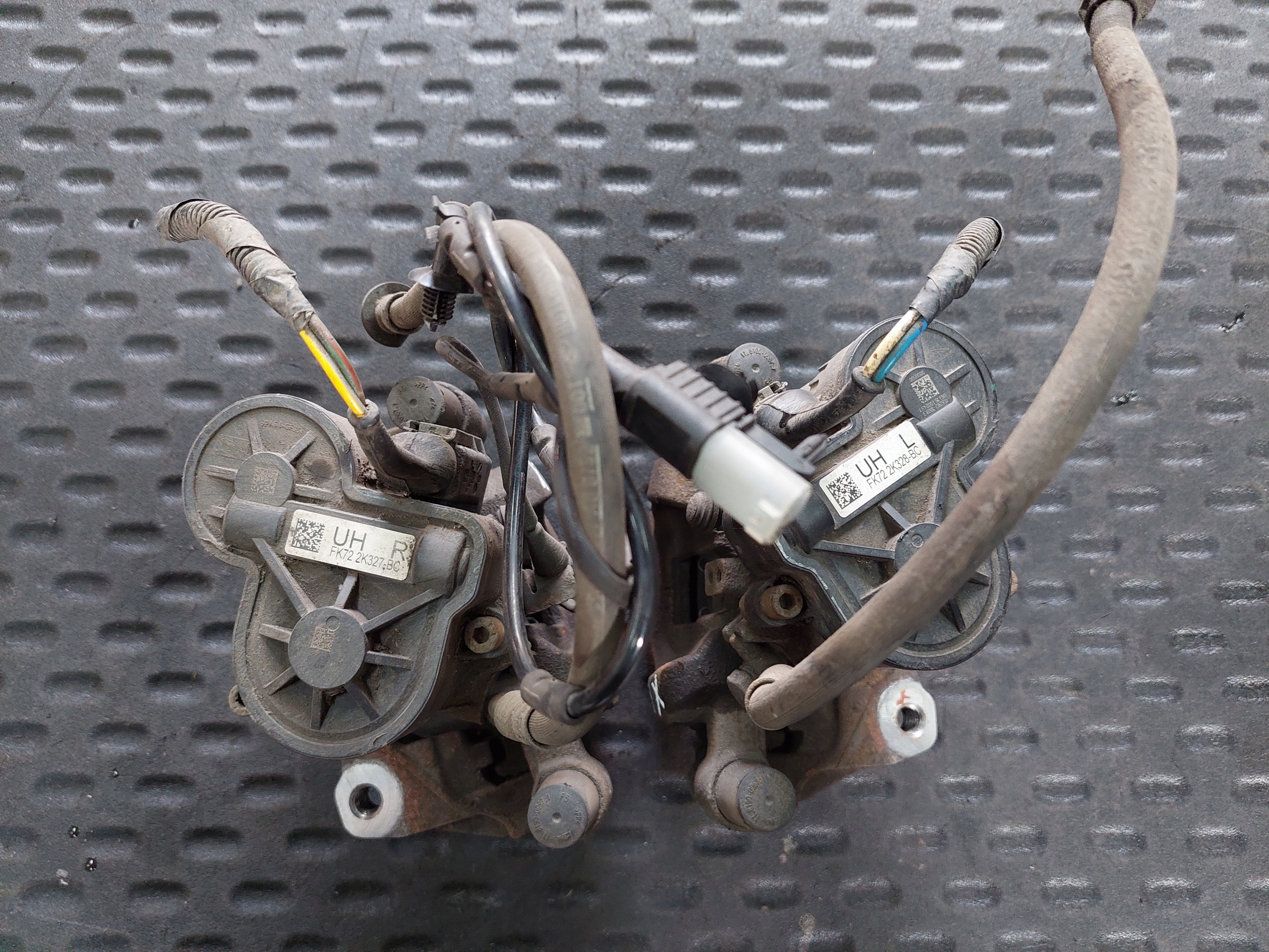 caliper rear part rear left right JAGUAR XE X760 2.0 D