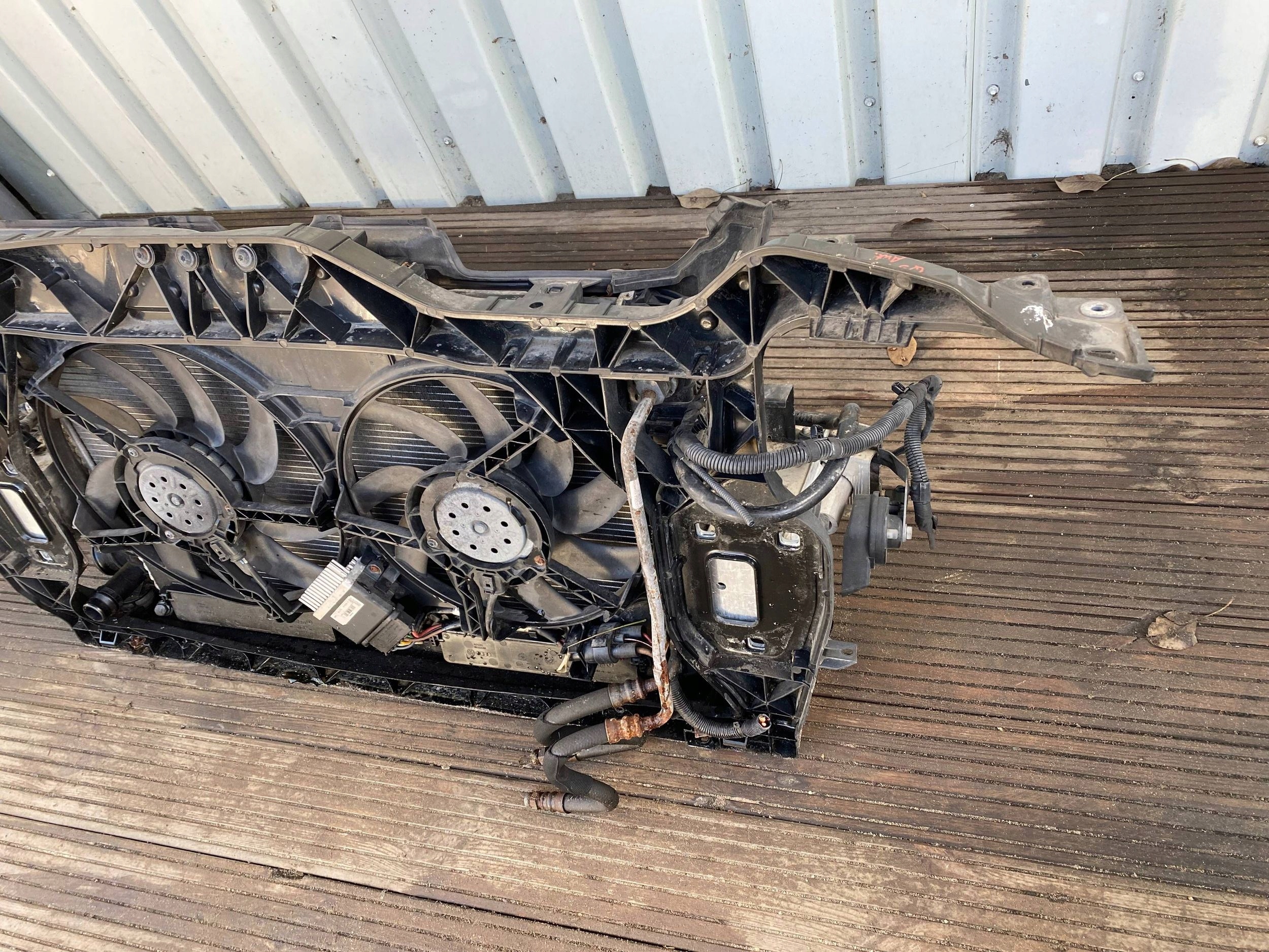 AUDI Q5 8R 2.0 TDI AUTOMAT complete support panel for radiators radiator fan