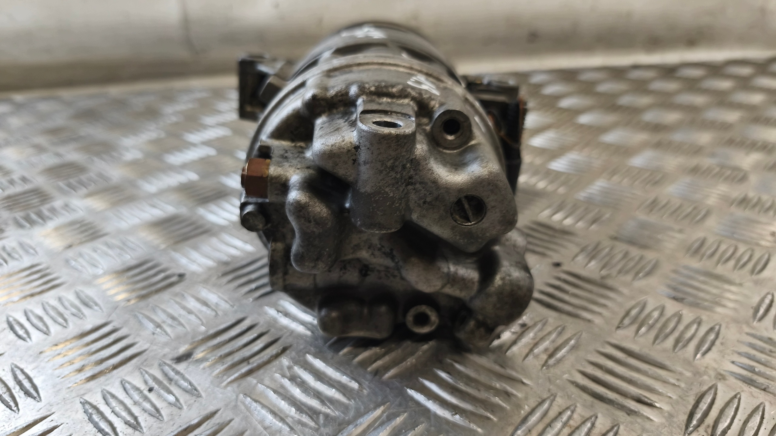 compressor compressor; of the air conditioning BMW E46 318i 1.9B 2001r