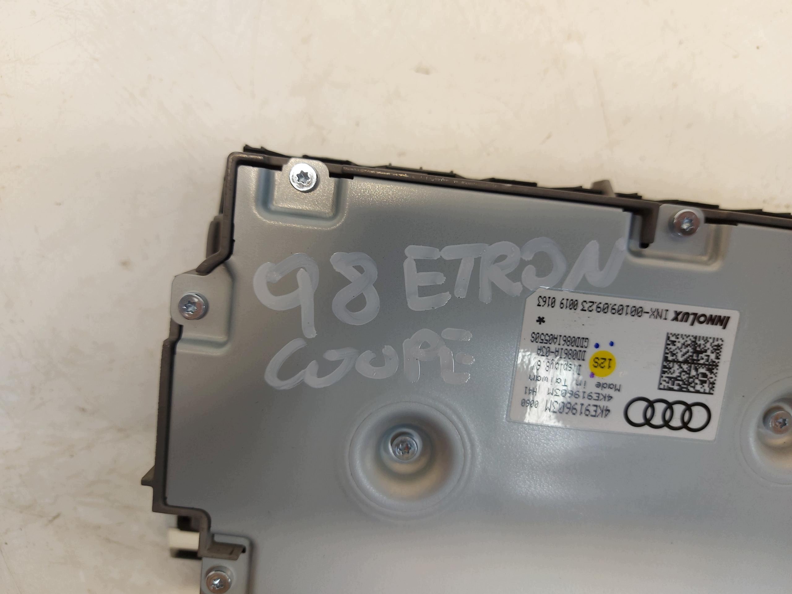 Audi Q8 E-TRON SportBack display navigation devices navi oryg 4ke919603m