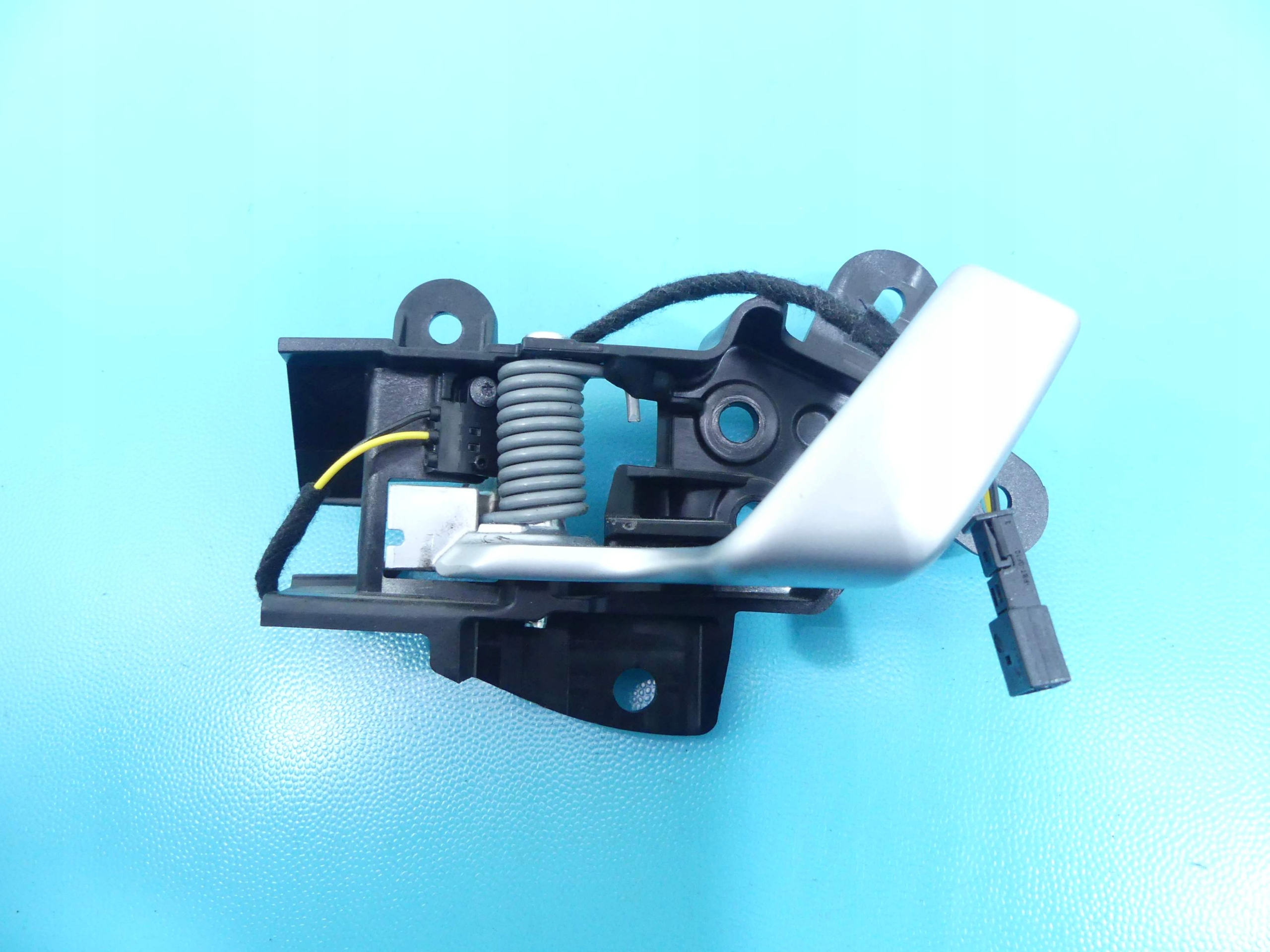 1008436-00-E - ВНУТРЕННЯЯ ДВЕРНАЯ РУЧКА ПЕРЕДНЯЯ ЛЕВАЯ TESLA MODEL S 12-16