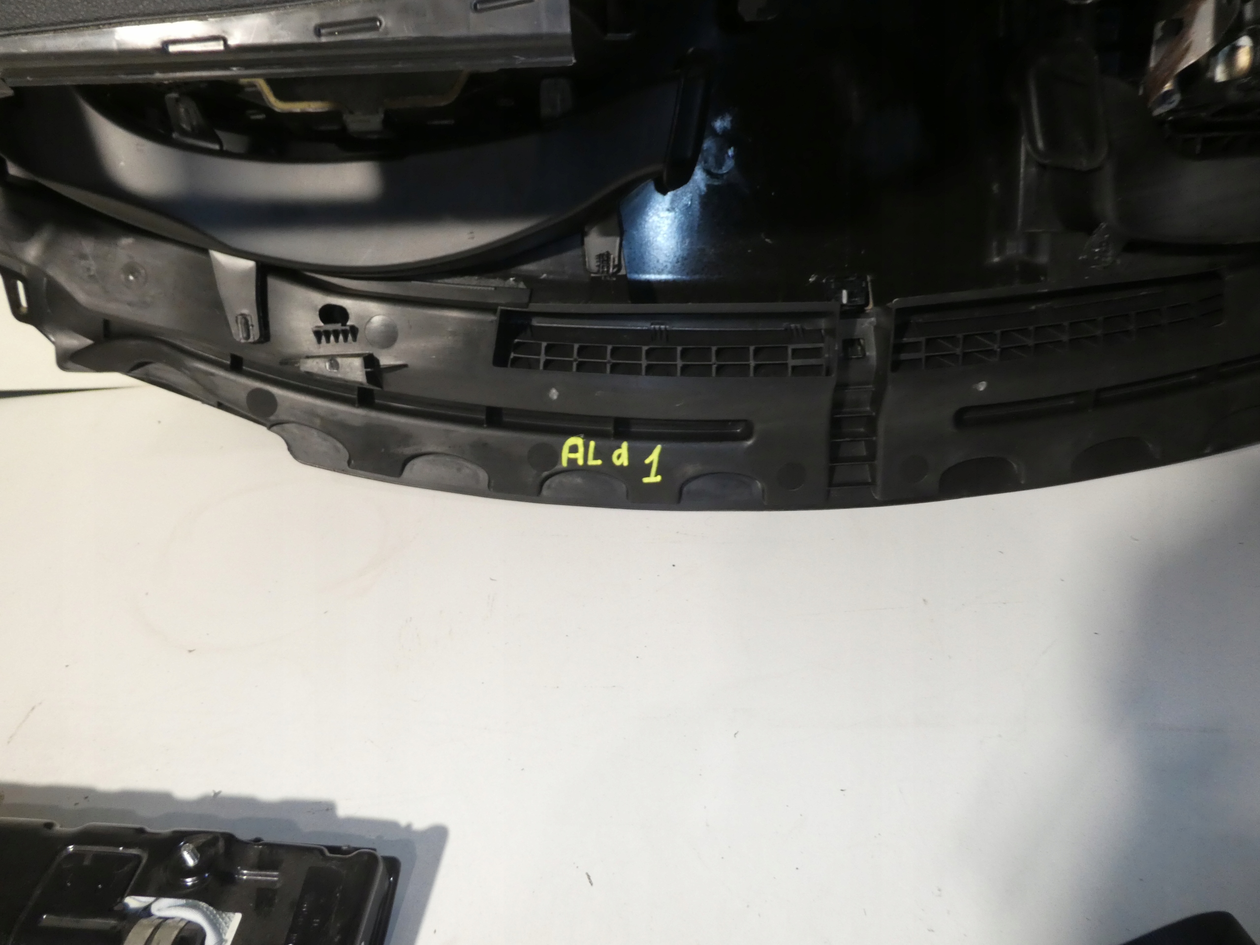SKODA SUPERB II dashboard console airbag tension belts