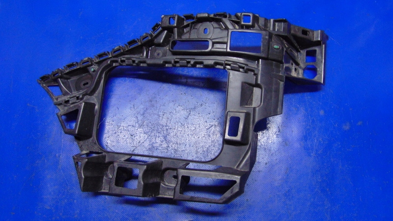 bumper bracket left rear part VW TOUAREG II 7P 10-17R