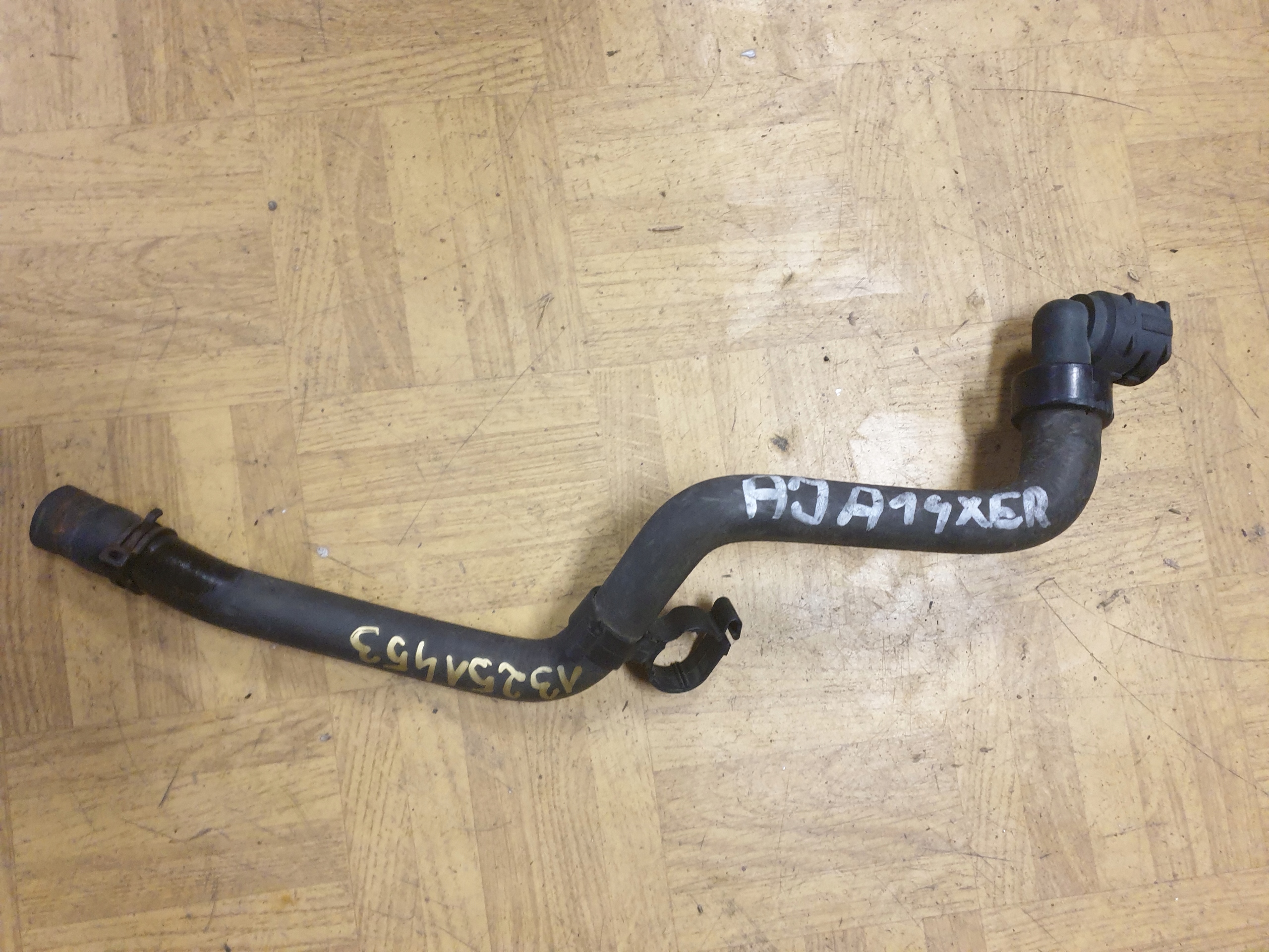 ROHR INTERCOOLER ASTRA H ZAFIRA B 55353827 1.9