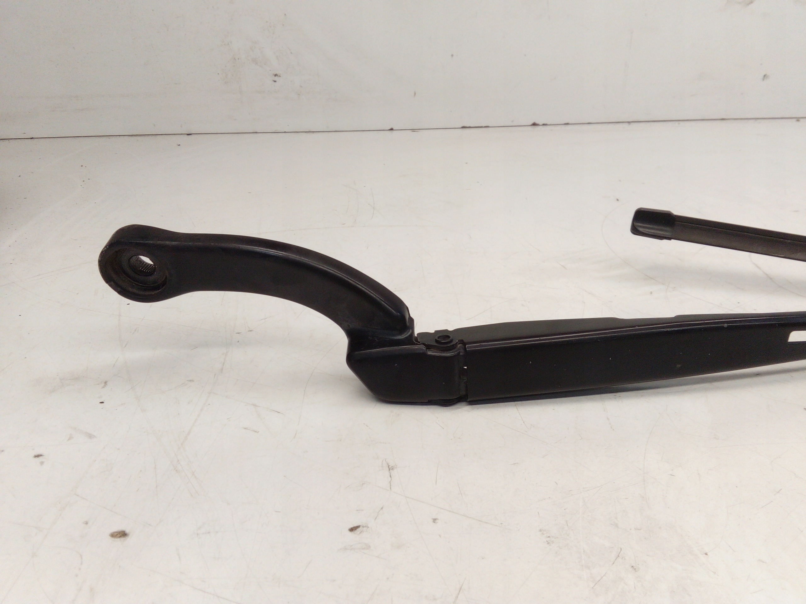 wiper arm left AUDI A4 B6 B7 8E1955407C