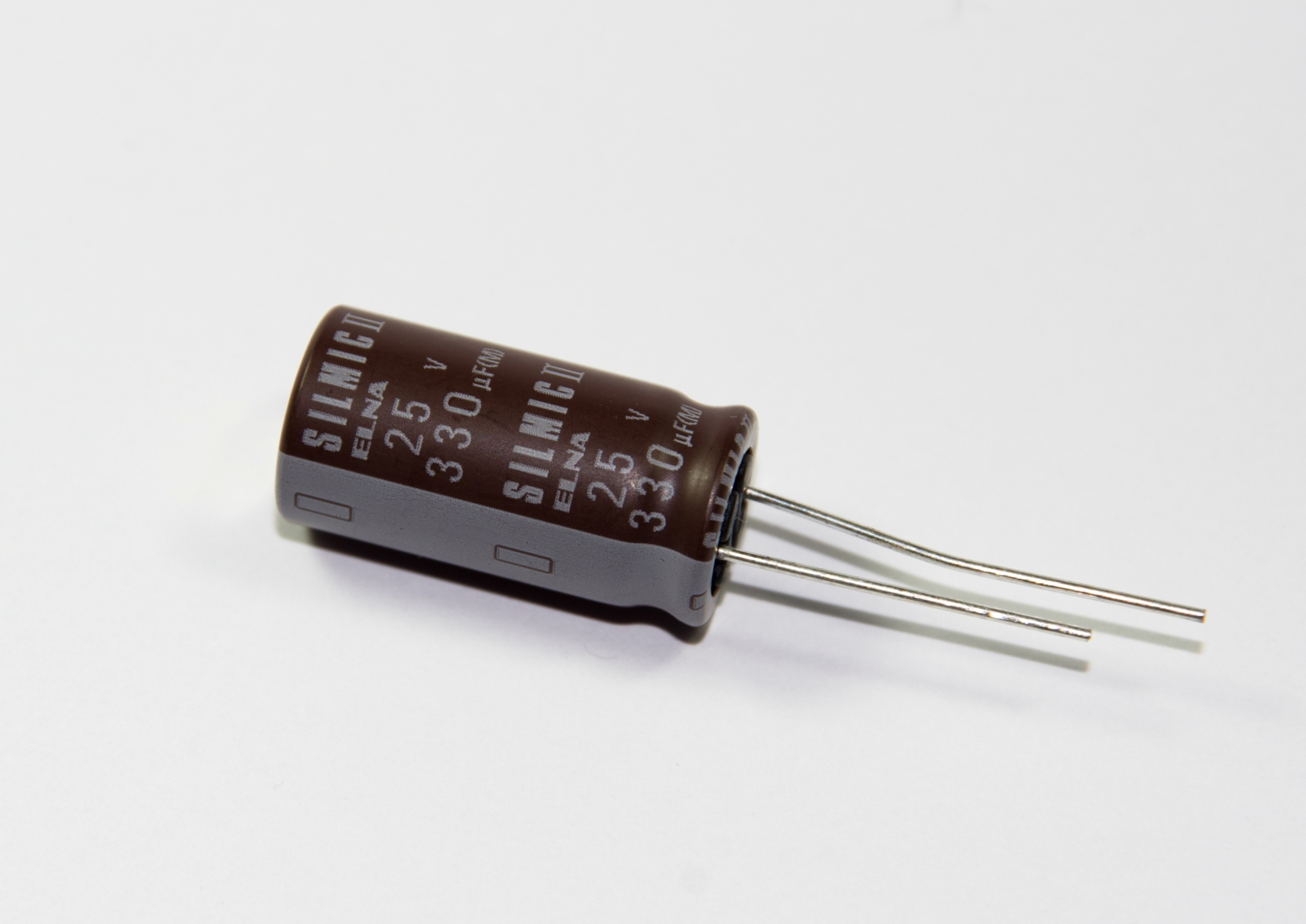 ELNA SILMIC II RFS 330uF/25V