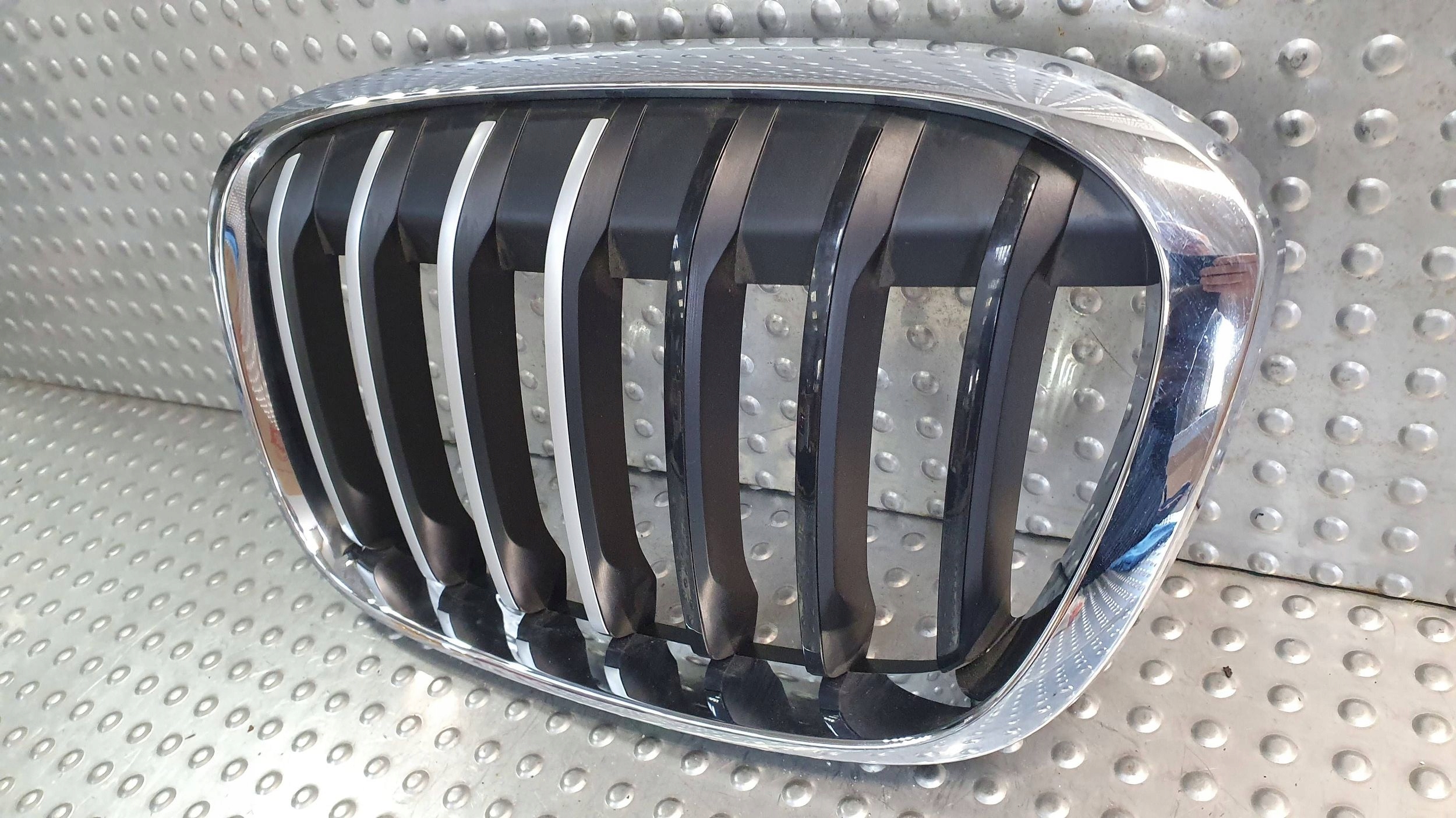 hűtőrács hip pack bal BMW X1 F48 7354823 15