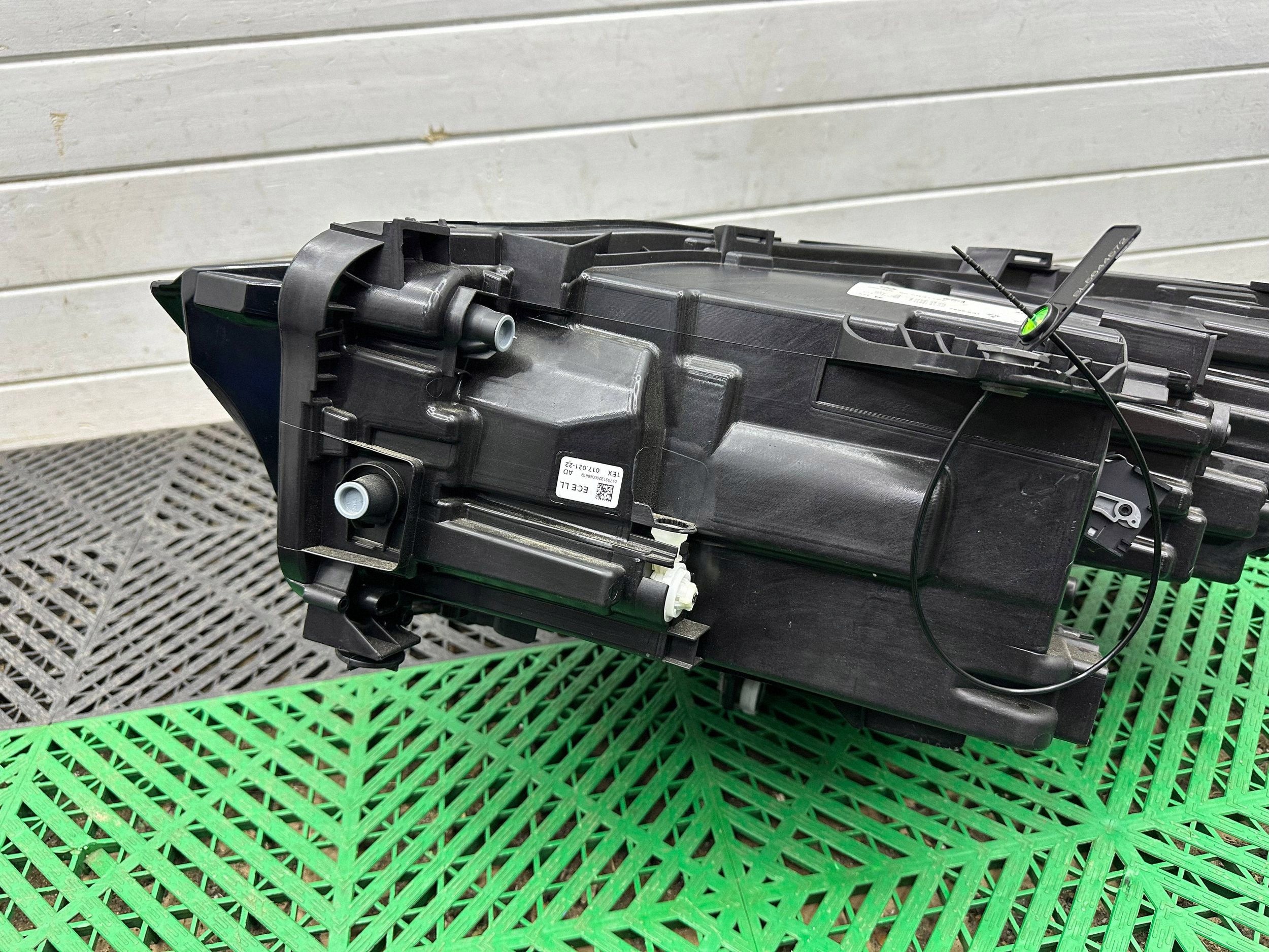 light front side right BMW X2 U10 5A77EB8