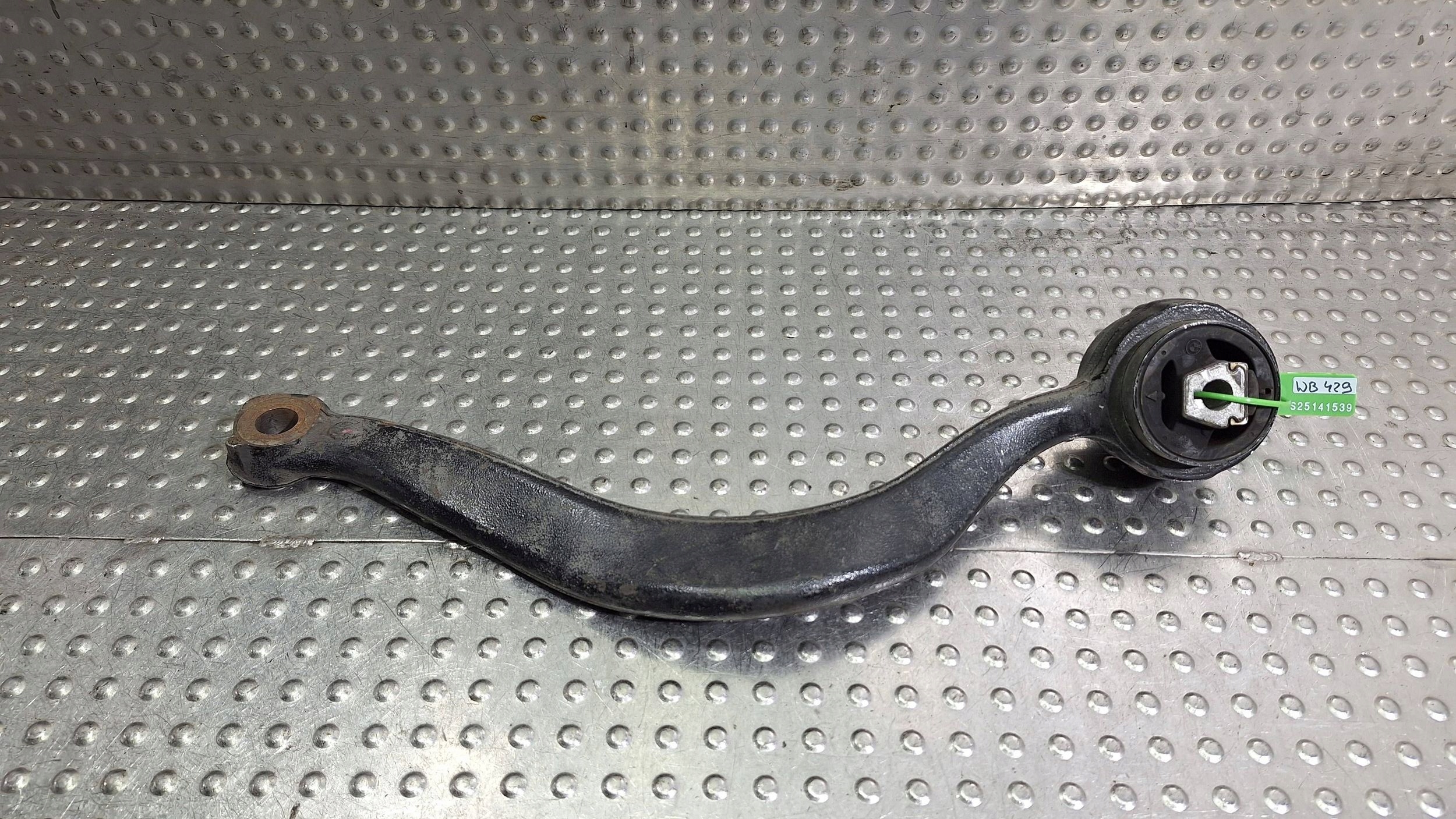 arm left front upper BANAN 6769717 BMW X5 E53