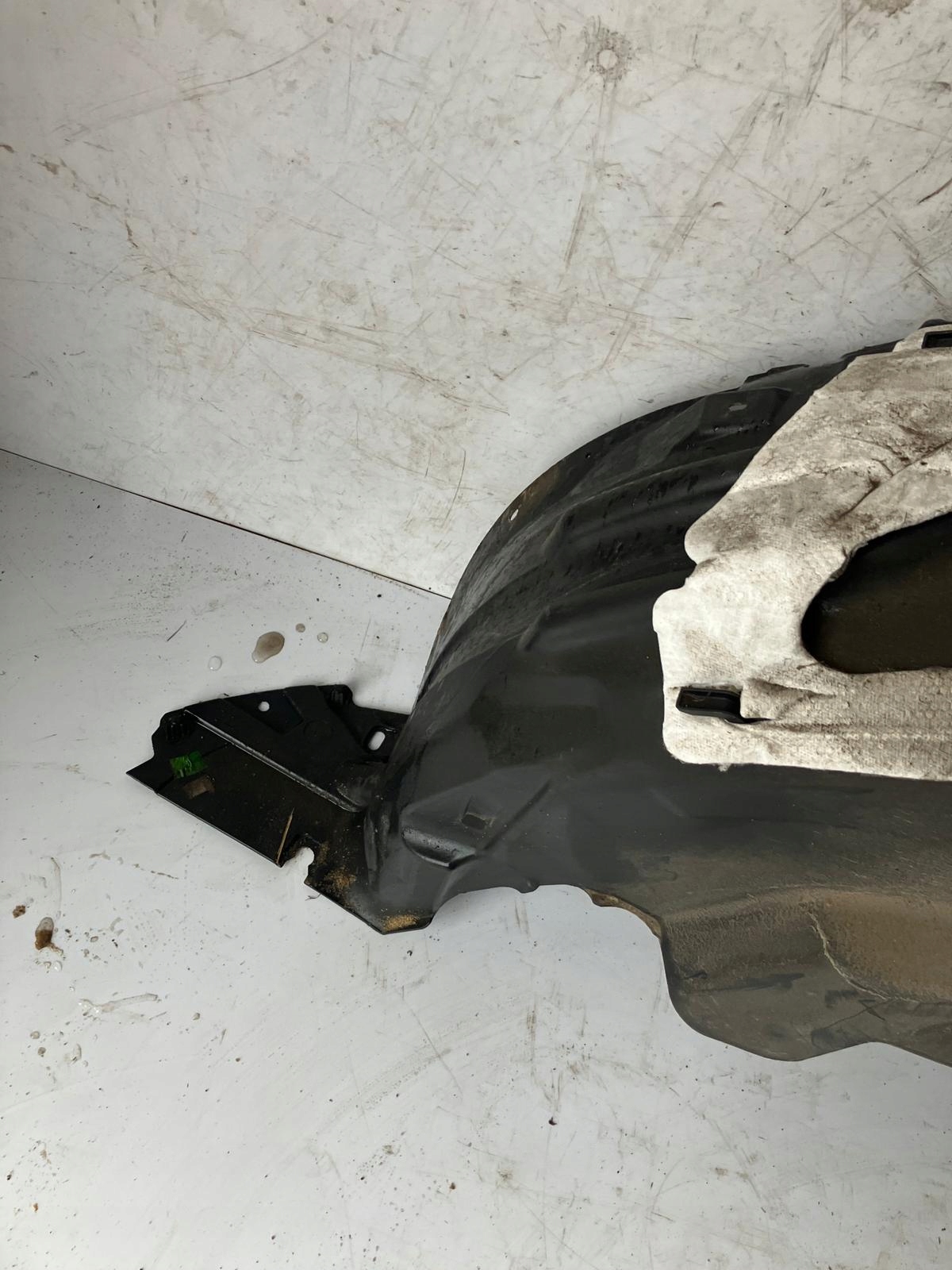 mudguard left rear part CORSA F 9829469280