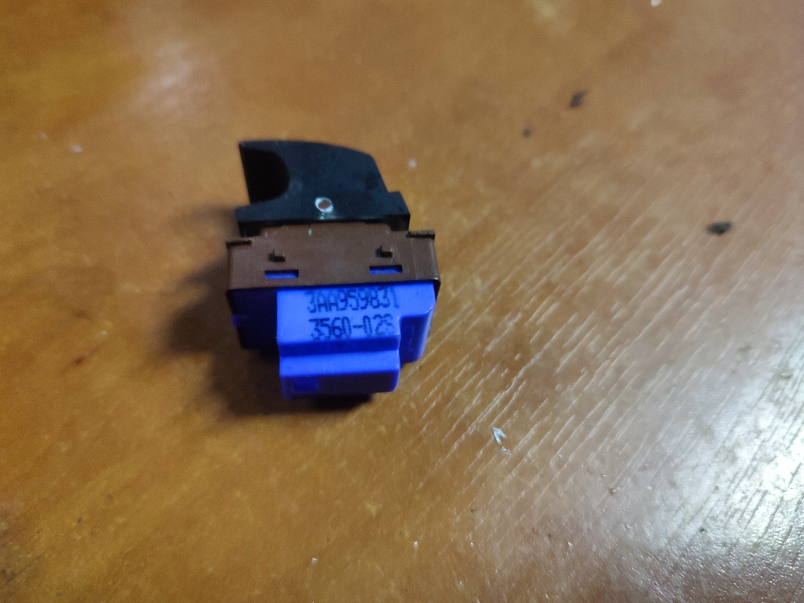 Schalter Schalter heckklappe VW PASSAT B7 3AA959831