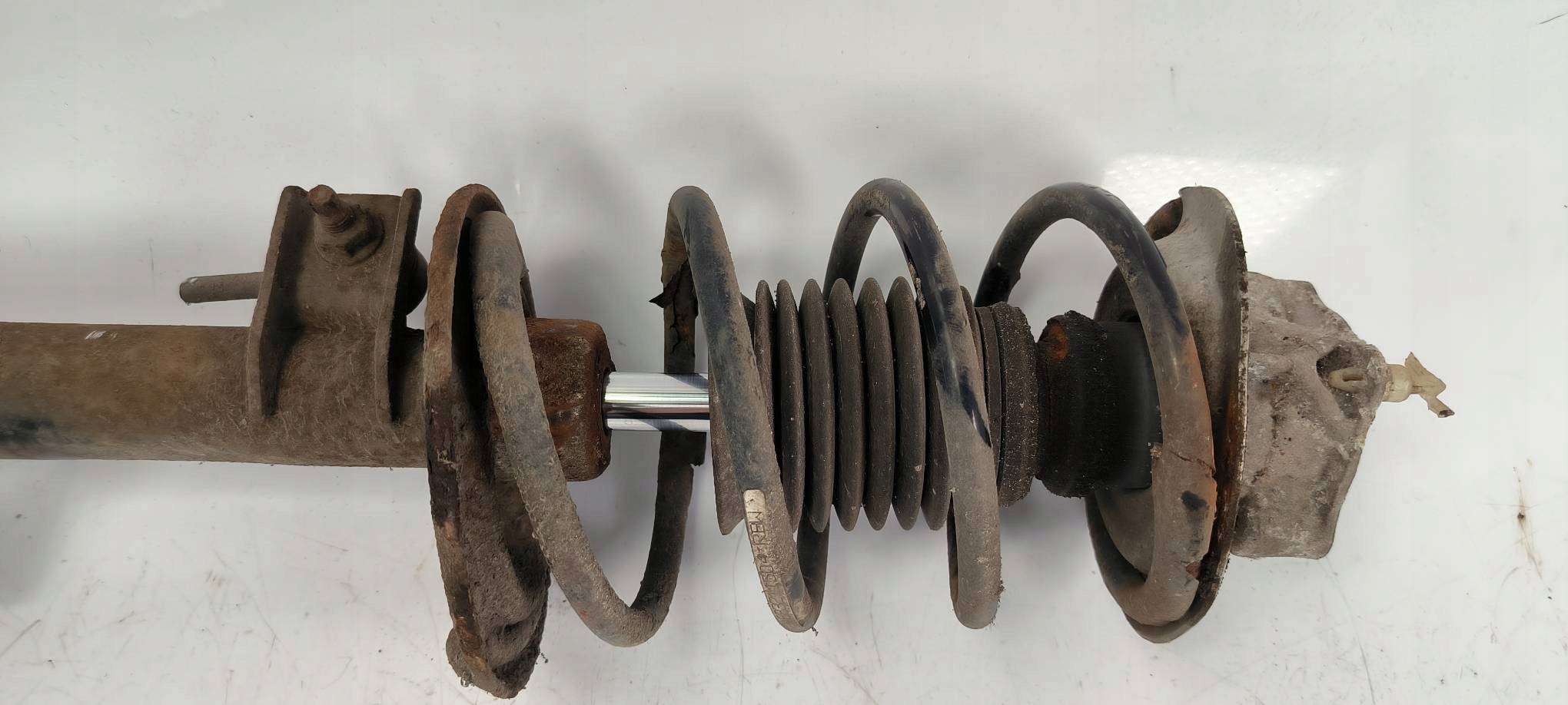 shock absorber left front A1683211504 MERCEDES - BENZ A 140