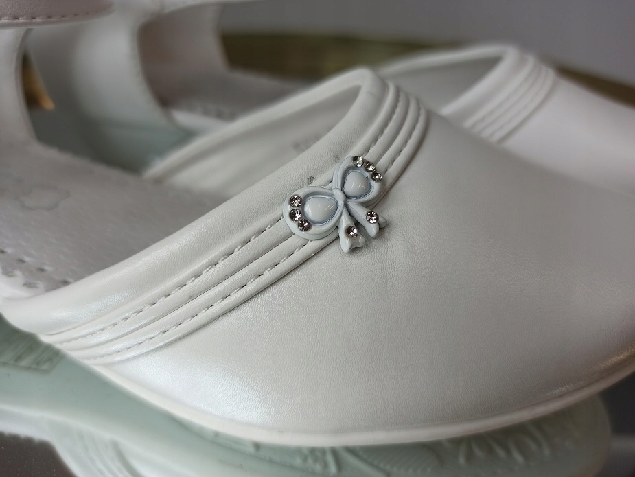 BUTY KOMUNIJNE DLA DZIEWCZYNKI BIAŁE Badoxx r 32 Płeć Dziewczynki