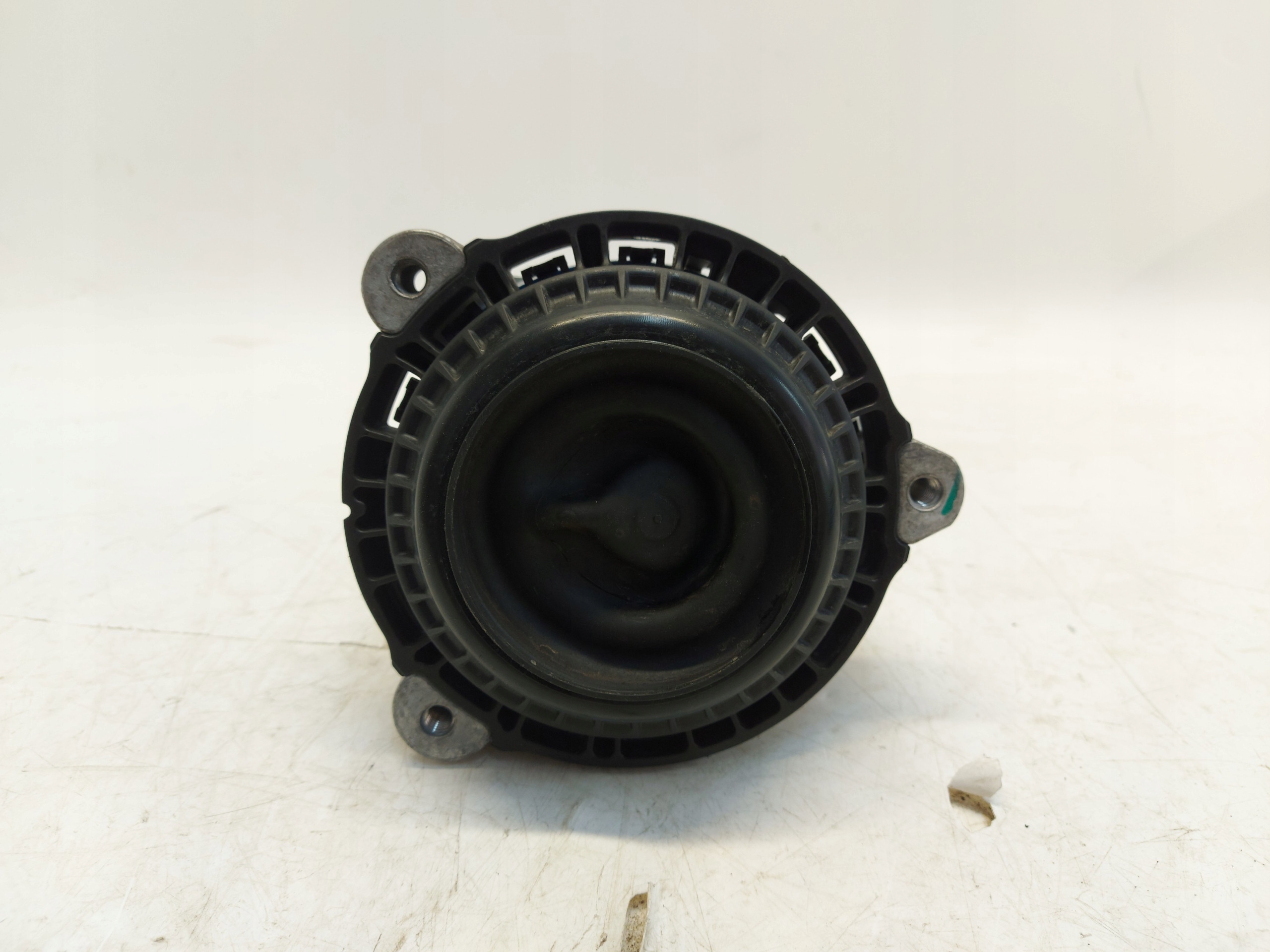 BMW 5 G60 530E x-drive engine mount front right 8831878