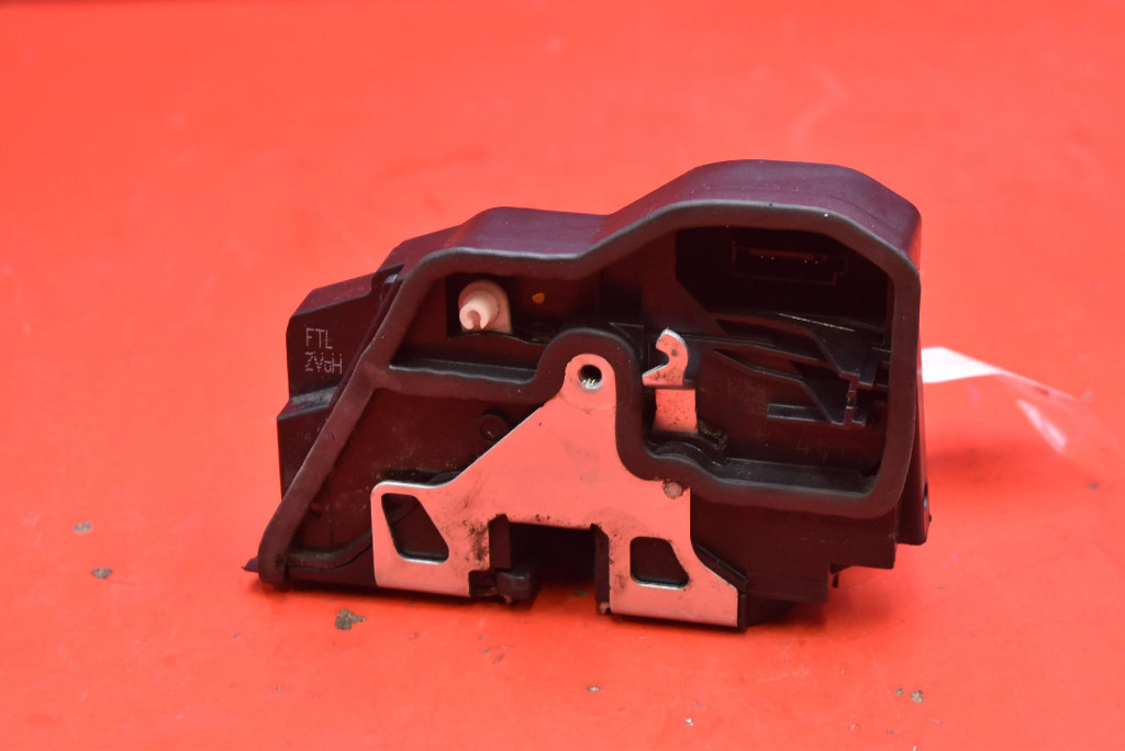 lock door left front front EU 7229461 BMW F20 5D HB 11-15
