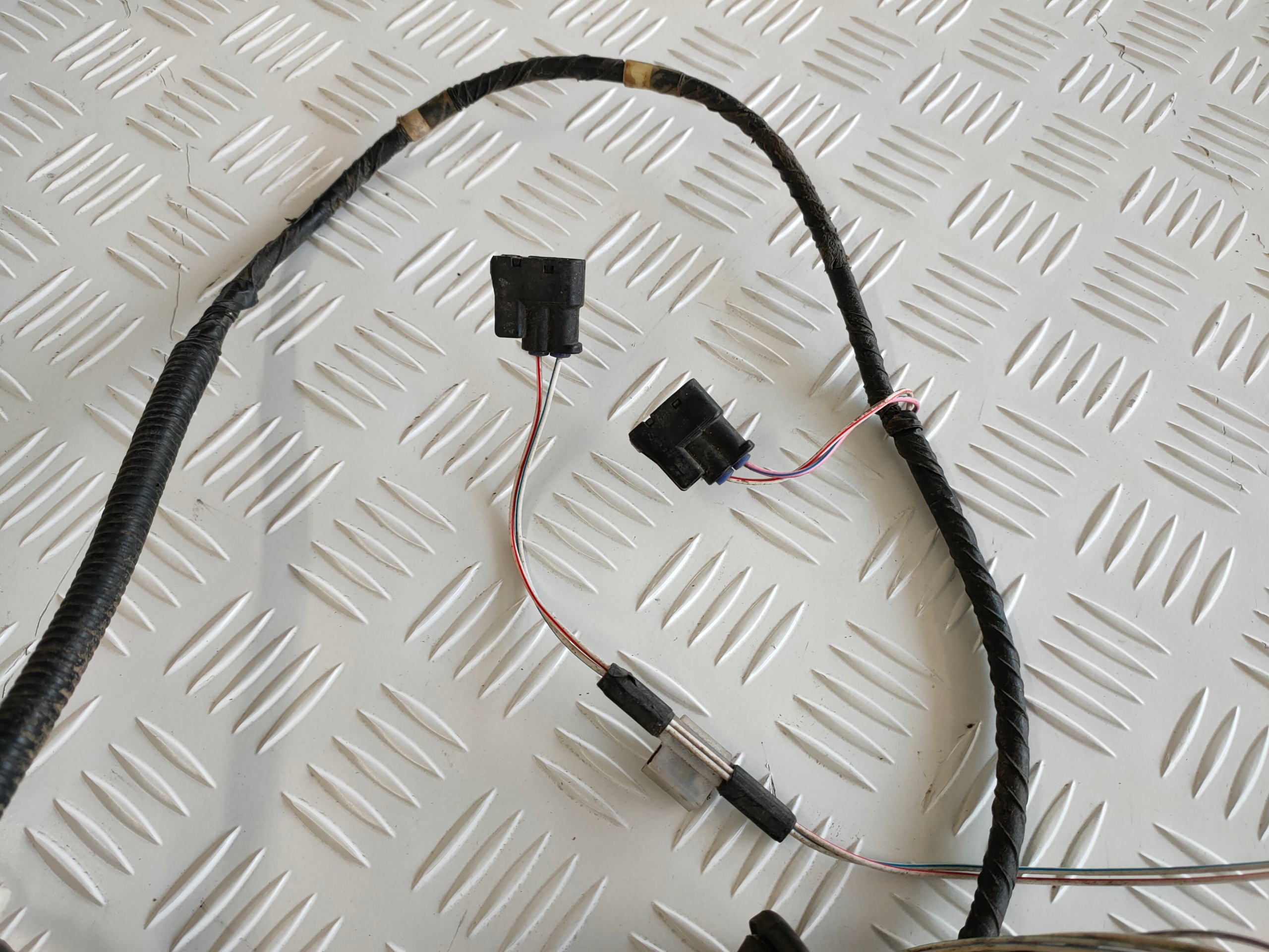 MAZDA CX-5 KD 12-17 bundle below bumper rear PDC 4x PDC OE