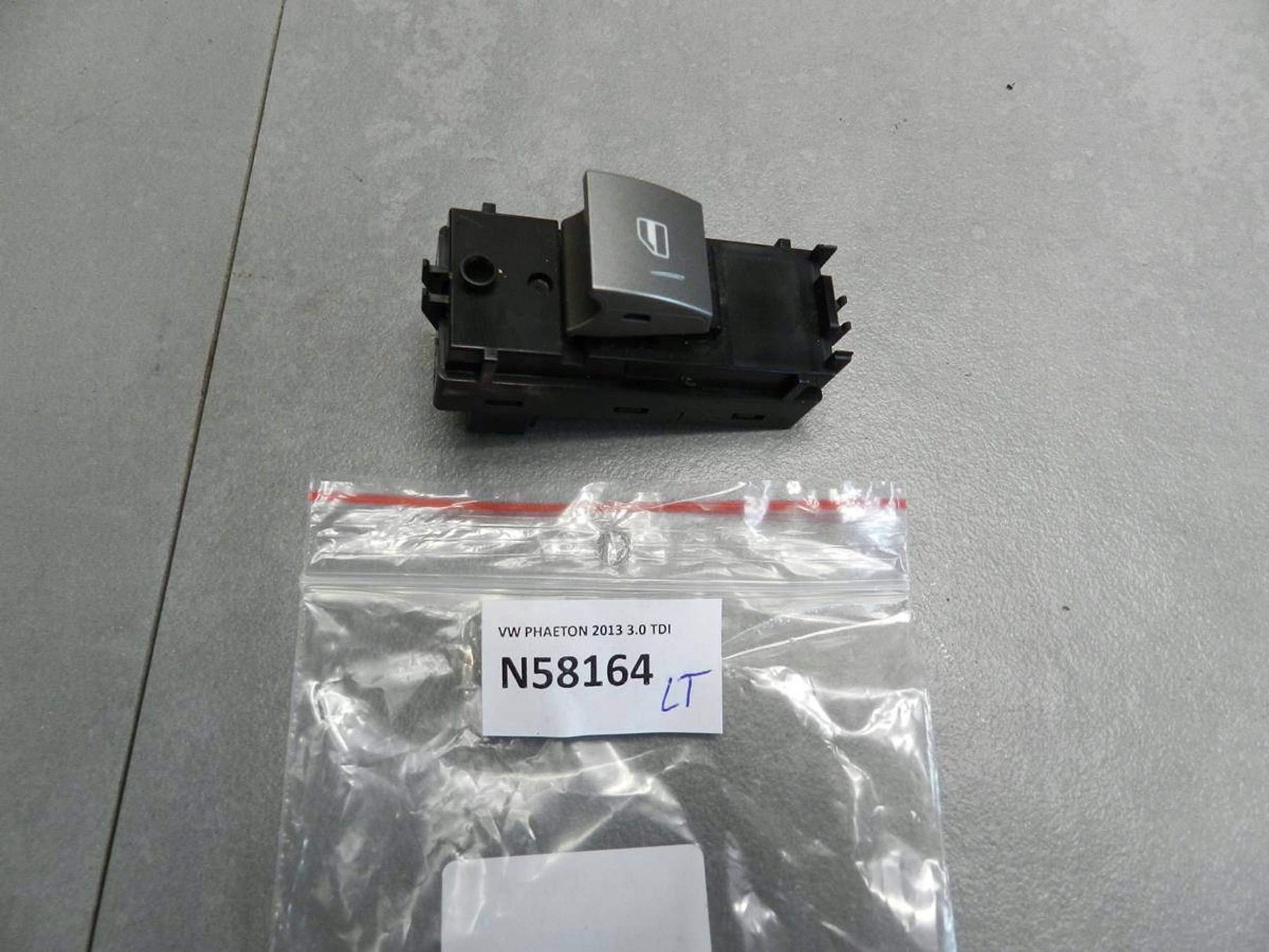 Volkswagen Phaeton window control switch 3D0959858G