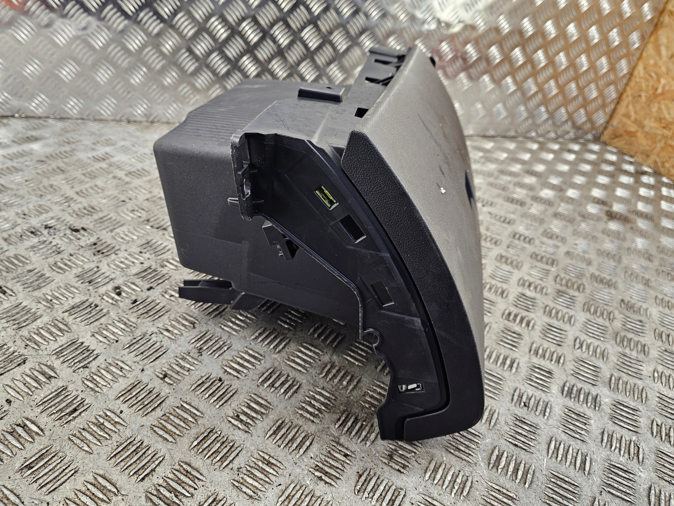 passenger compartment TRAFIC VIVARO III 681084578R
